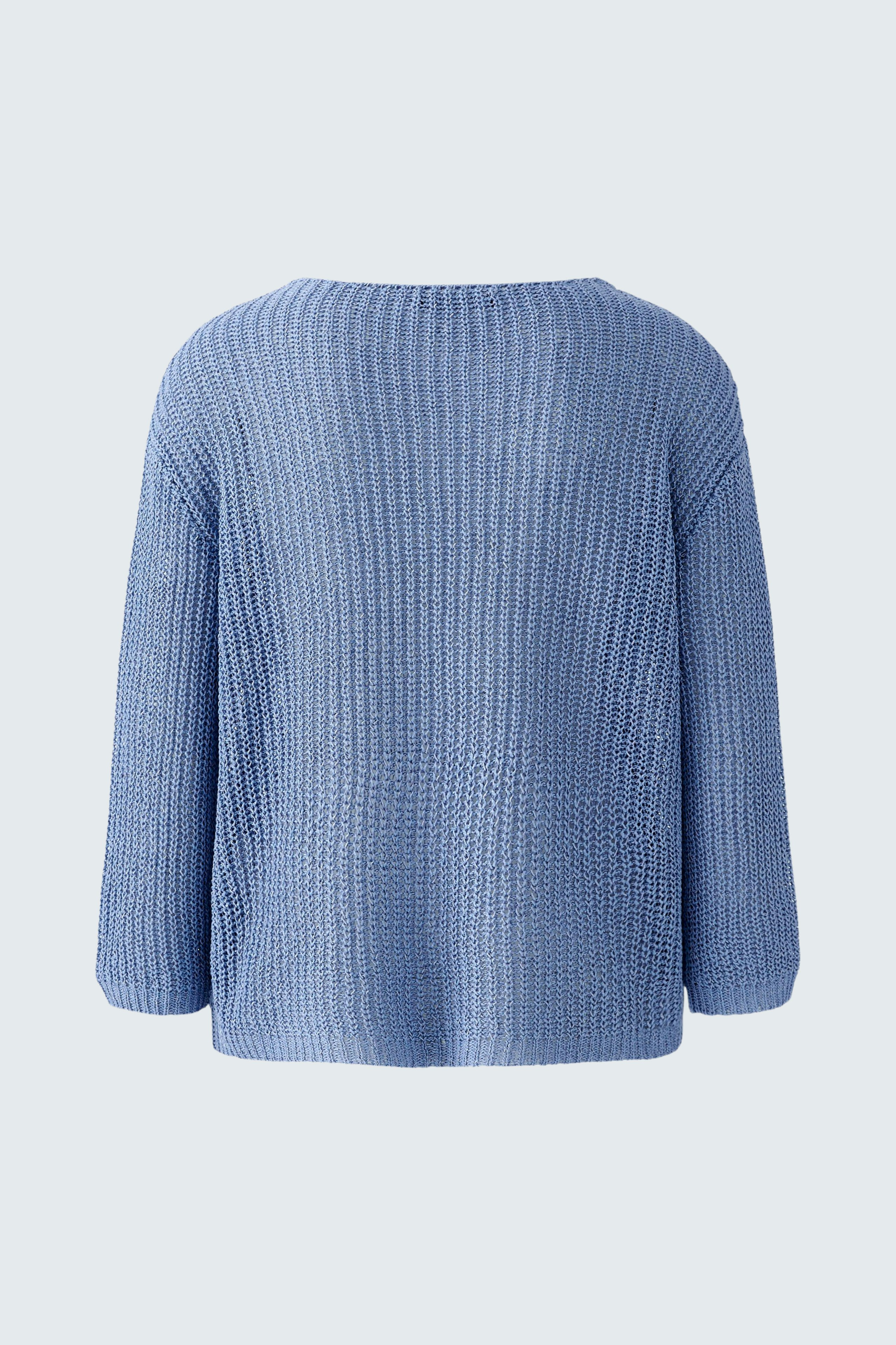 Casual women's pullover: Soft blue knit pullover with three-quarter sleeves, perfect for relaxed outfits.