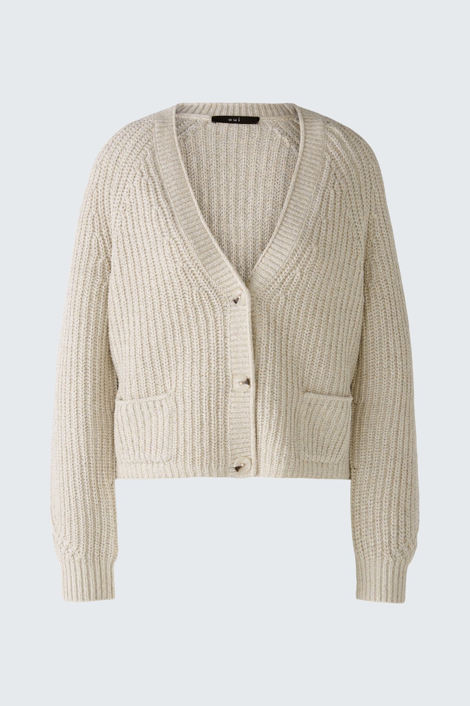Beige Strickjacke: Lässige Damen-Strickjacke mit V-Ausschnitt und zwei Taschen.