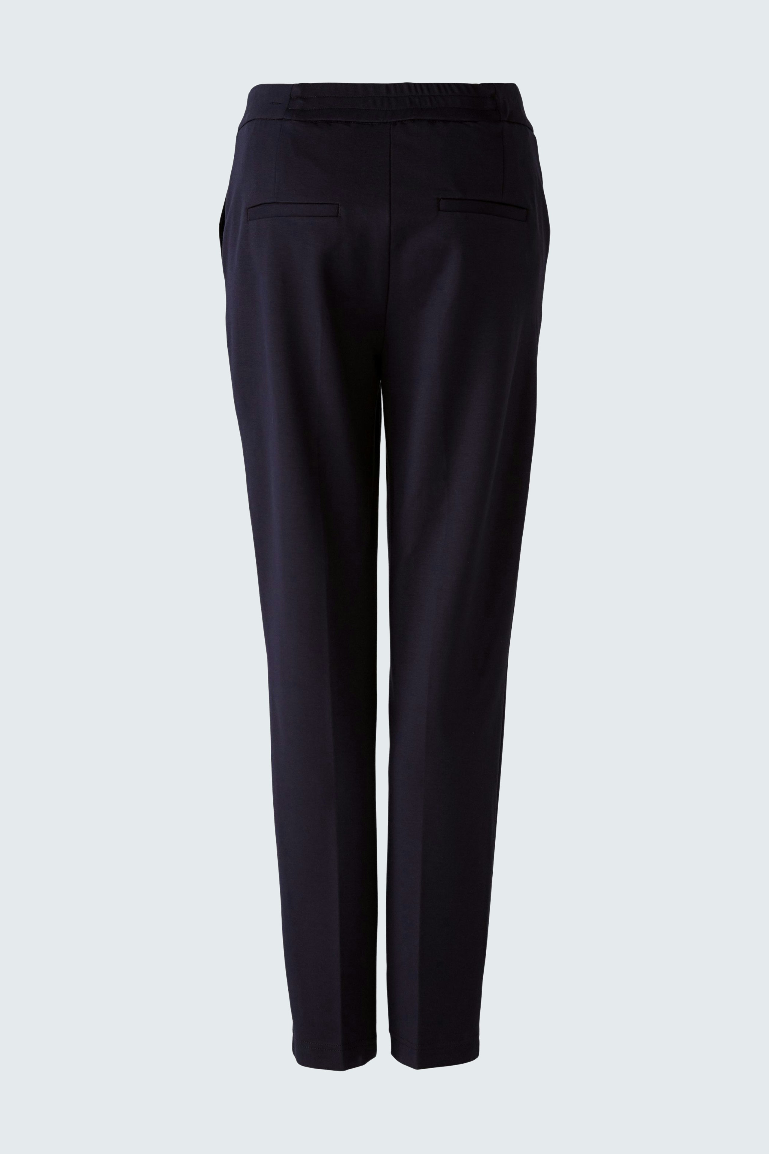 Comfortable women's trousers in dark navy with a sleek fit and practical pockets.