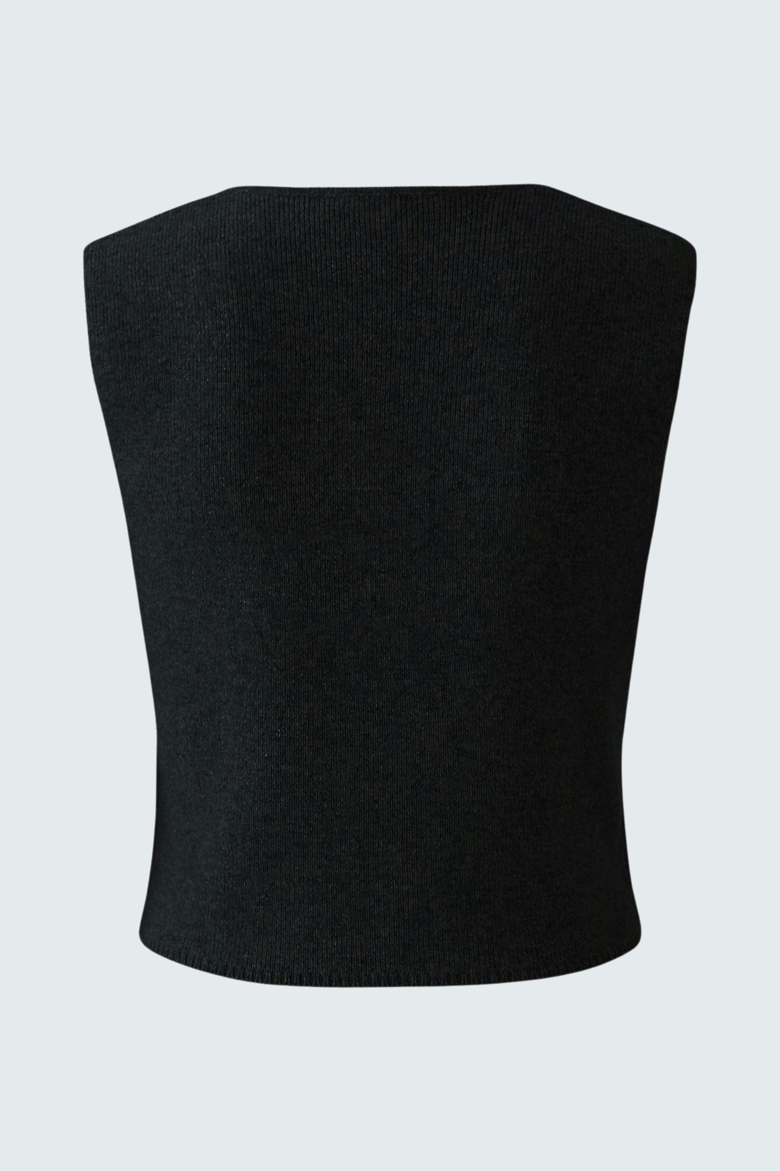 Casual women's pullover: A sleeveless black knit vest, perfect for layering and everyday wear.