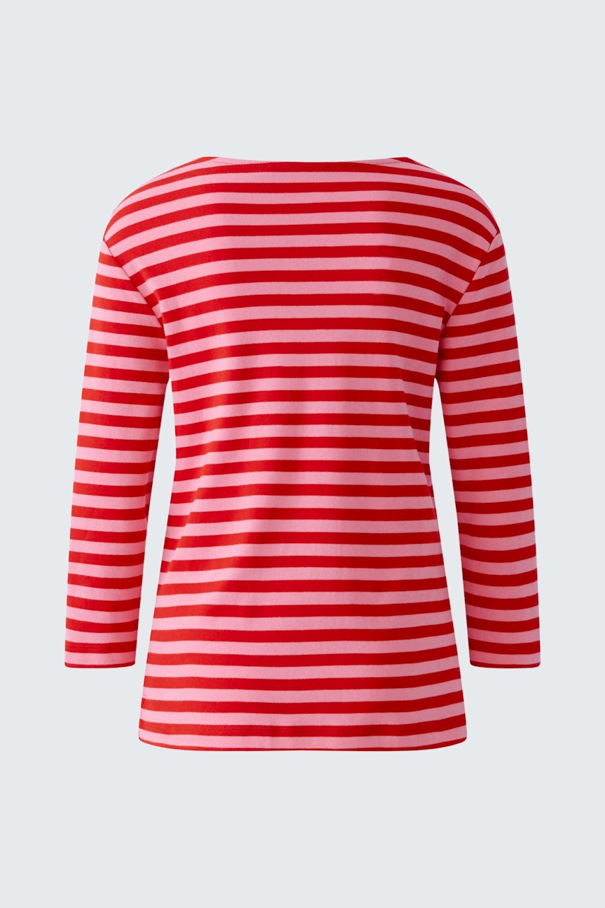 Casual women's pullover: Red and white striped top with three-quarter sleeves, perfect for everyday wear.