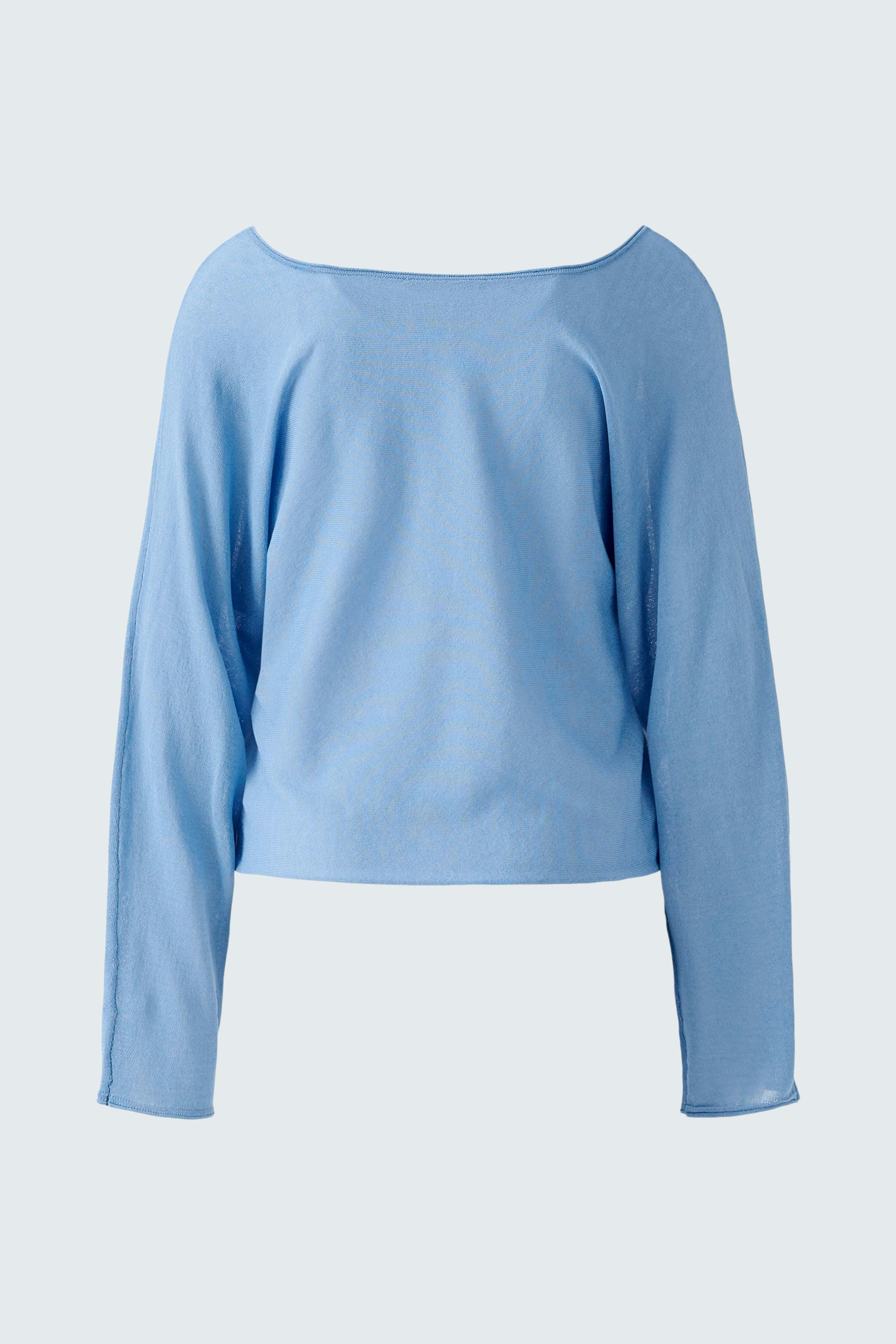 Bequemer Damen-Pullover in sanftem Blau mit weitem Ausschnitt und langen Ärmeln.