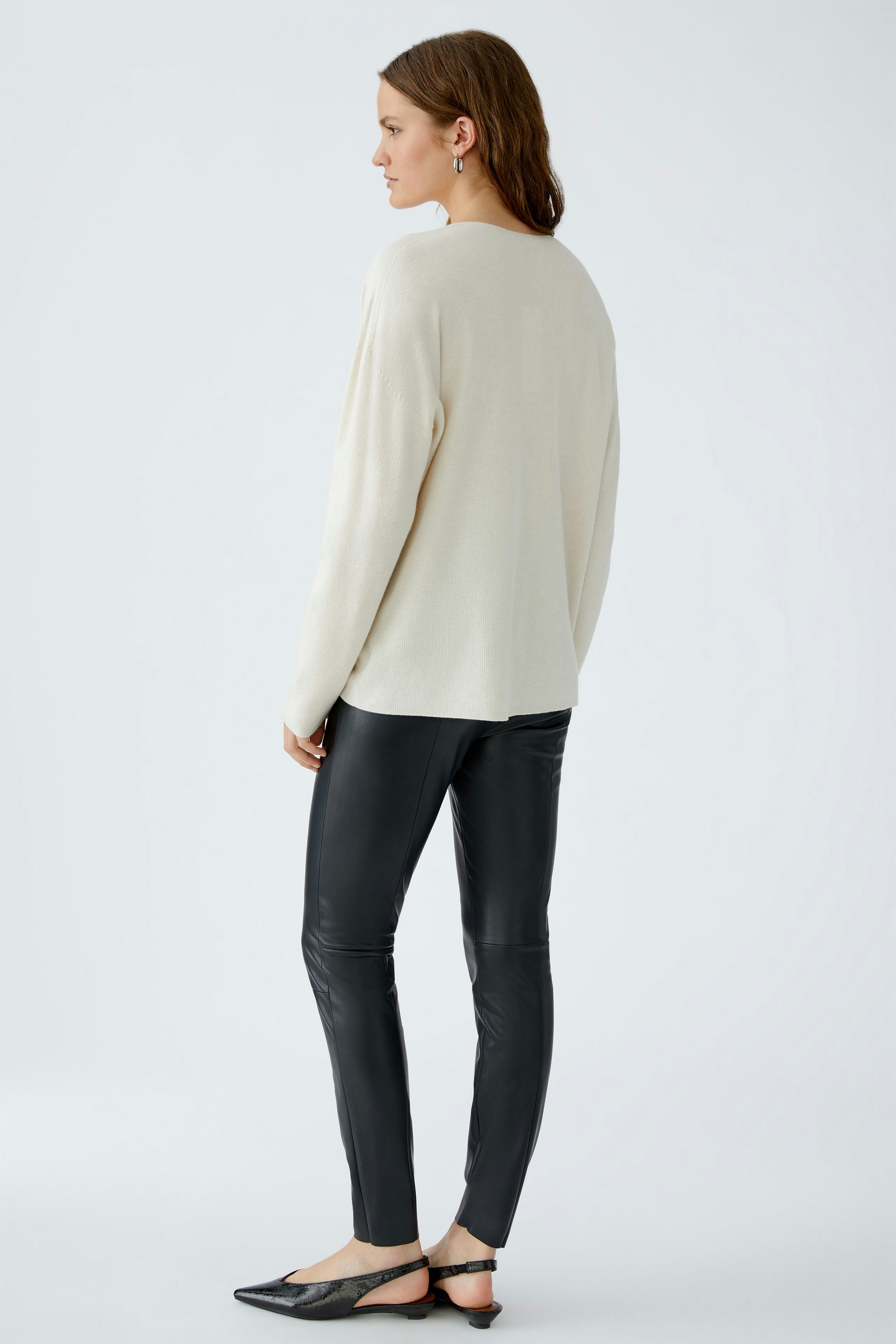 Bequemer Damen-Pullover in hellem Beige, lässig geschnitten, ideal für den Alltag.