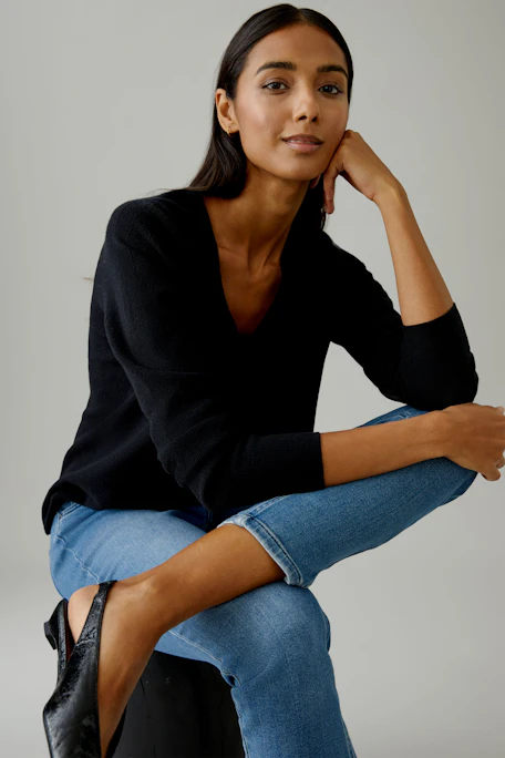 FREYJA Pullover - black