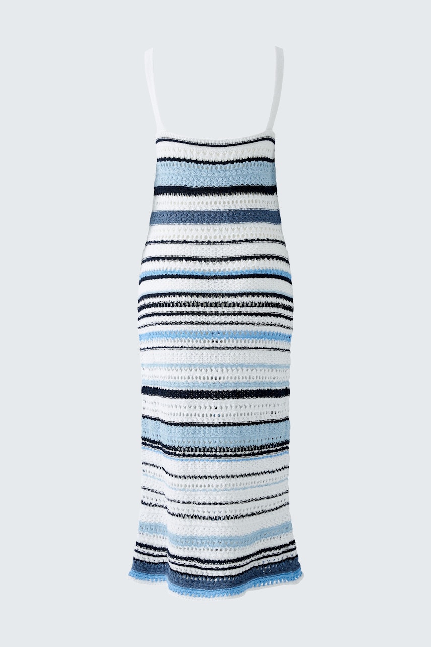 Lässiges Damen-Strickkleid: gestreiftes Kleid mit Spaghettiträgern.