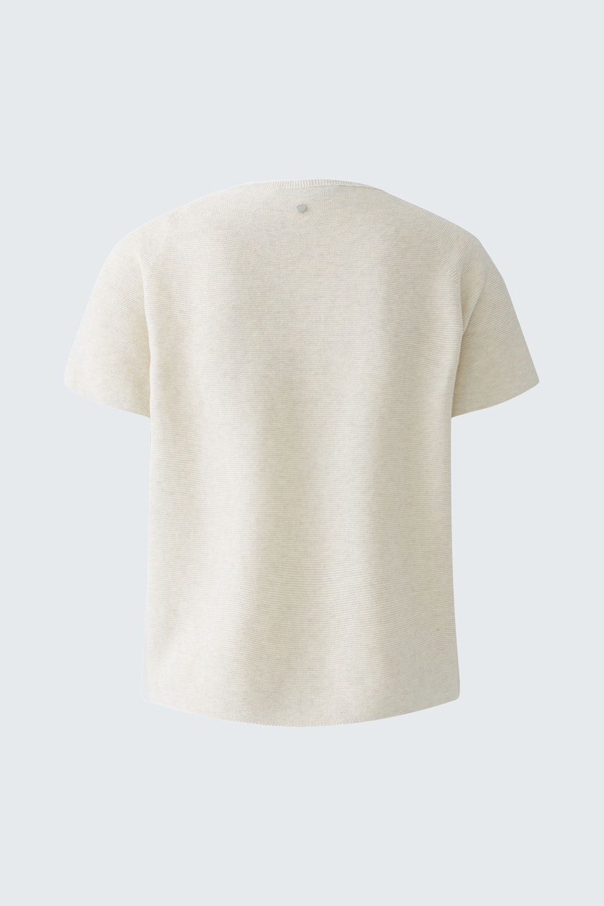 Casual women's pullover: Back view of a light beige pullover with short sleeves, perfect for everyday wear.