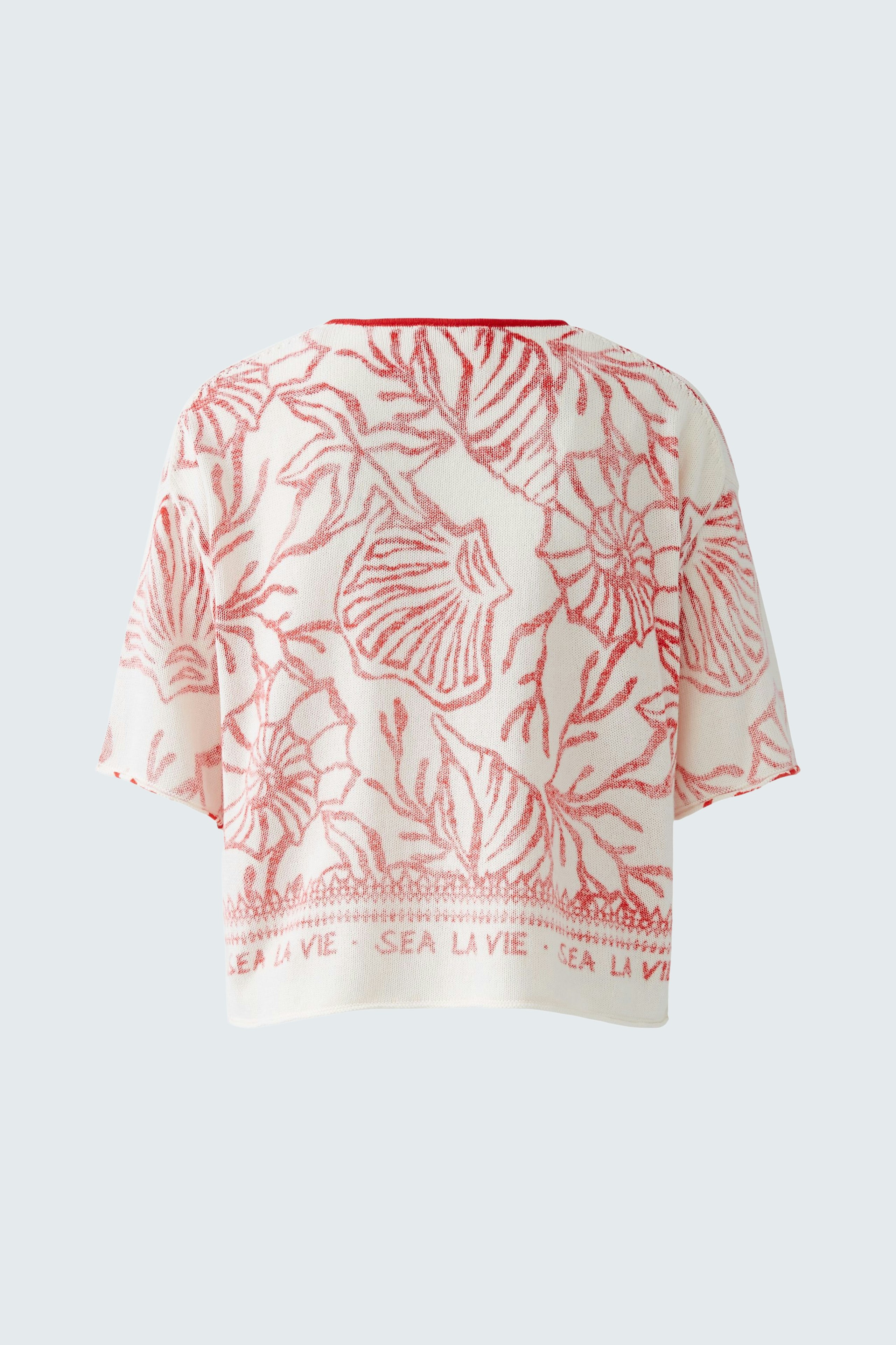 Bequemer Damen-Pullover in hellem Design mit floralen Mustern und lässigem Schnitt.