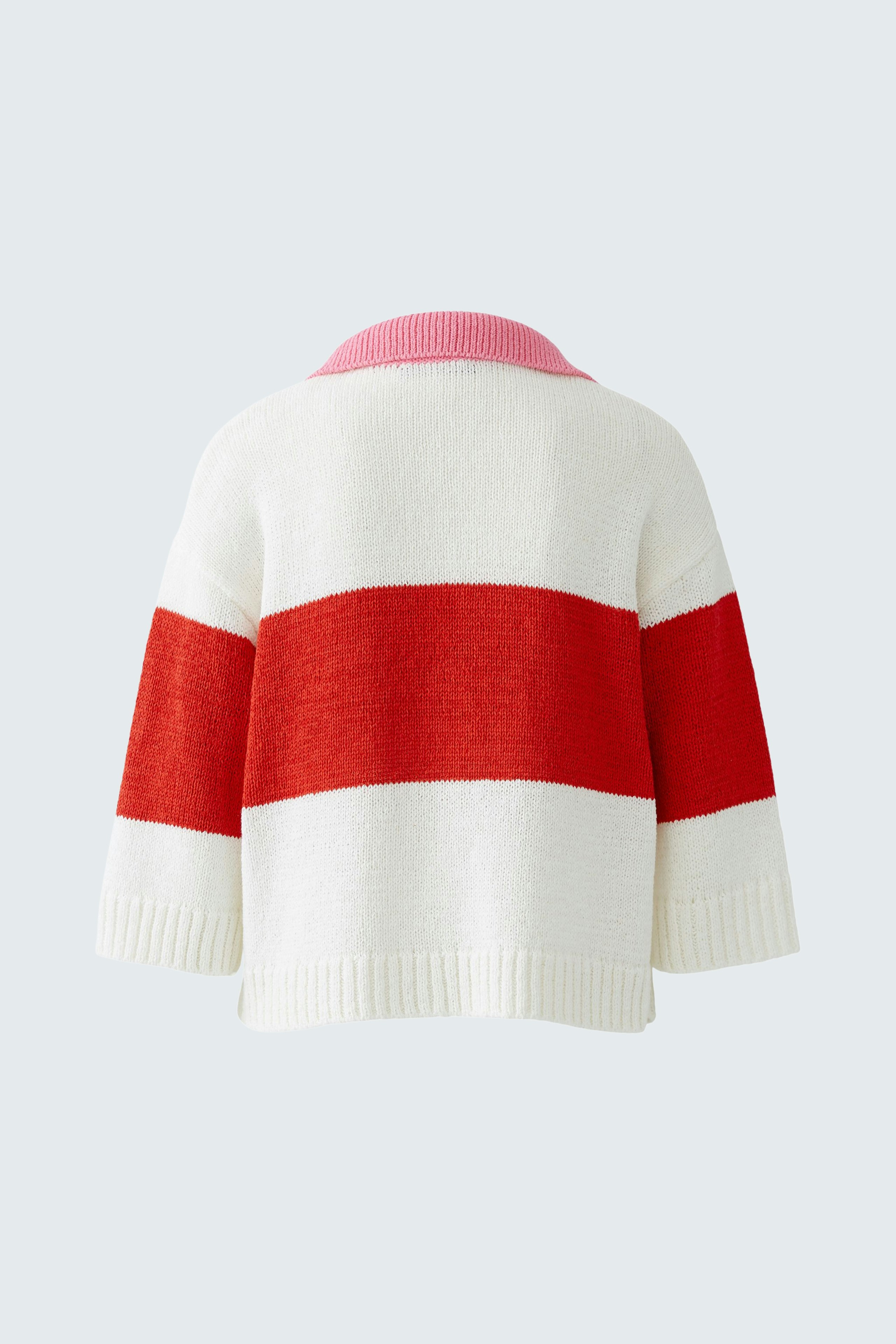 Casual women's pullover: Back view of a cozy, striped pullover in red and white with a pink collar.