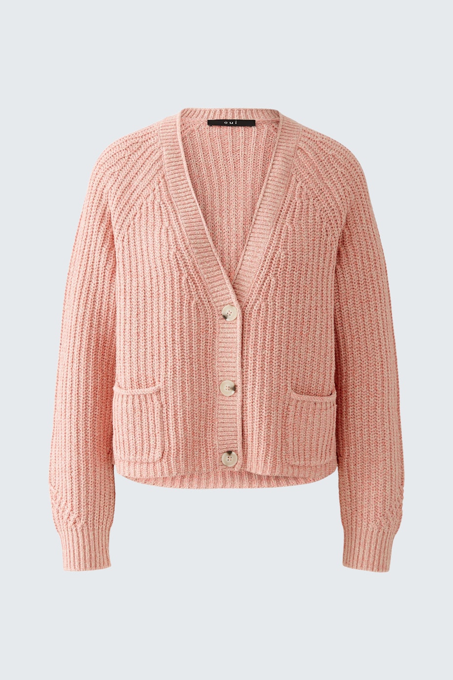 Feminine Strickjacke in zartem Rosa mit Knöpfen und Taschen, ideal für lässige Looks.