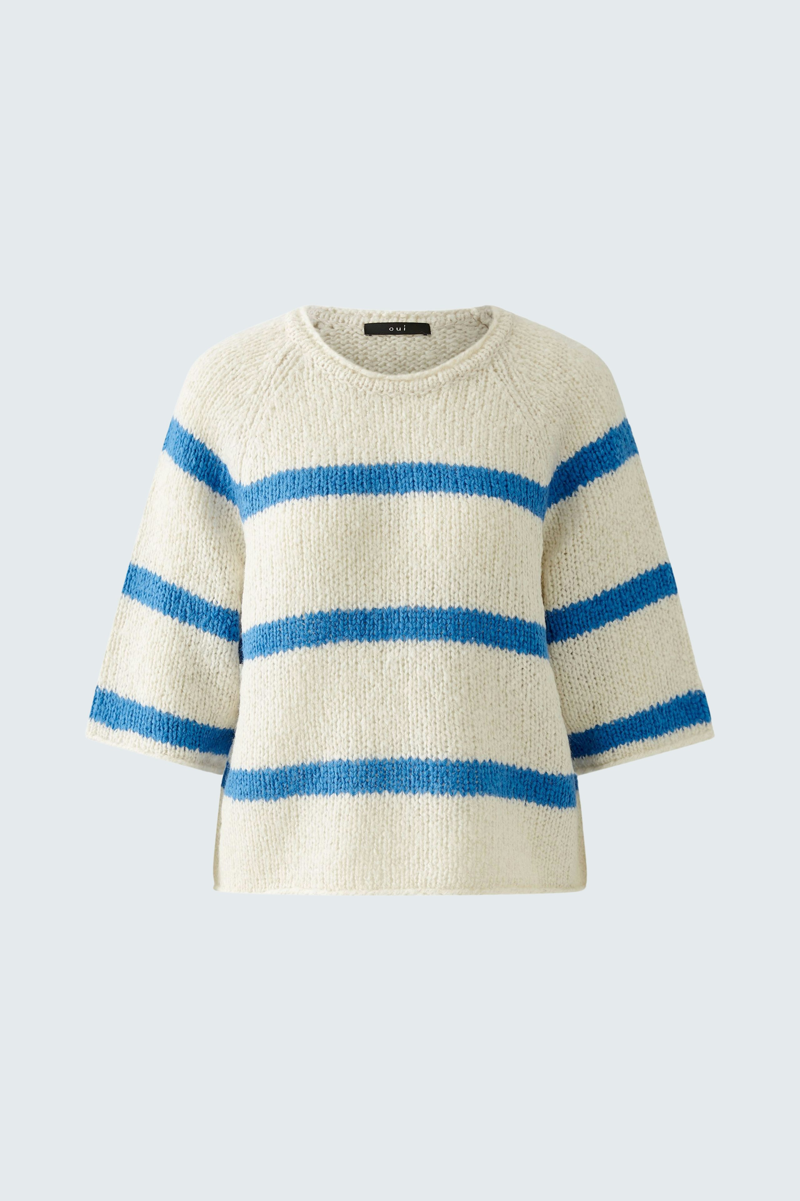 Bequemer Damen-Pullover in Creme mit blauen Streifen, ideal für lässige Outfits.