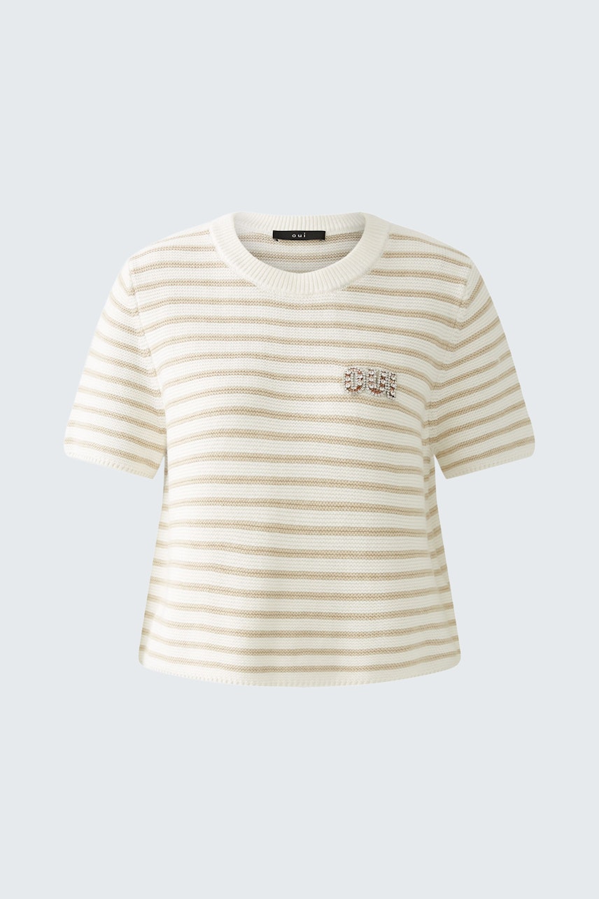 Bequemer Damen-Pullover: Kurzärmliger, gestreifter Pullover in Creme mit dezentem Logo.