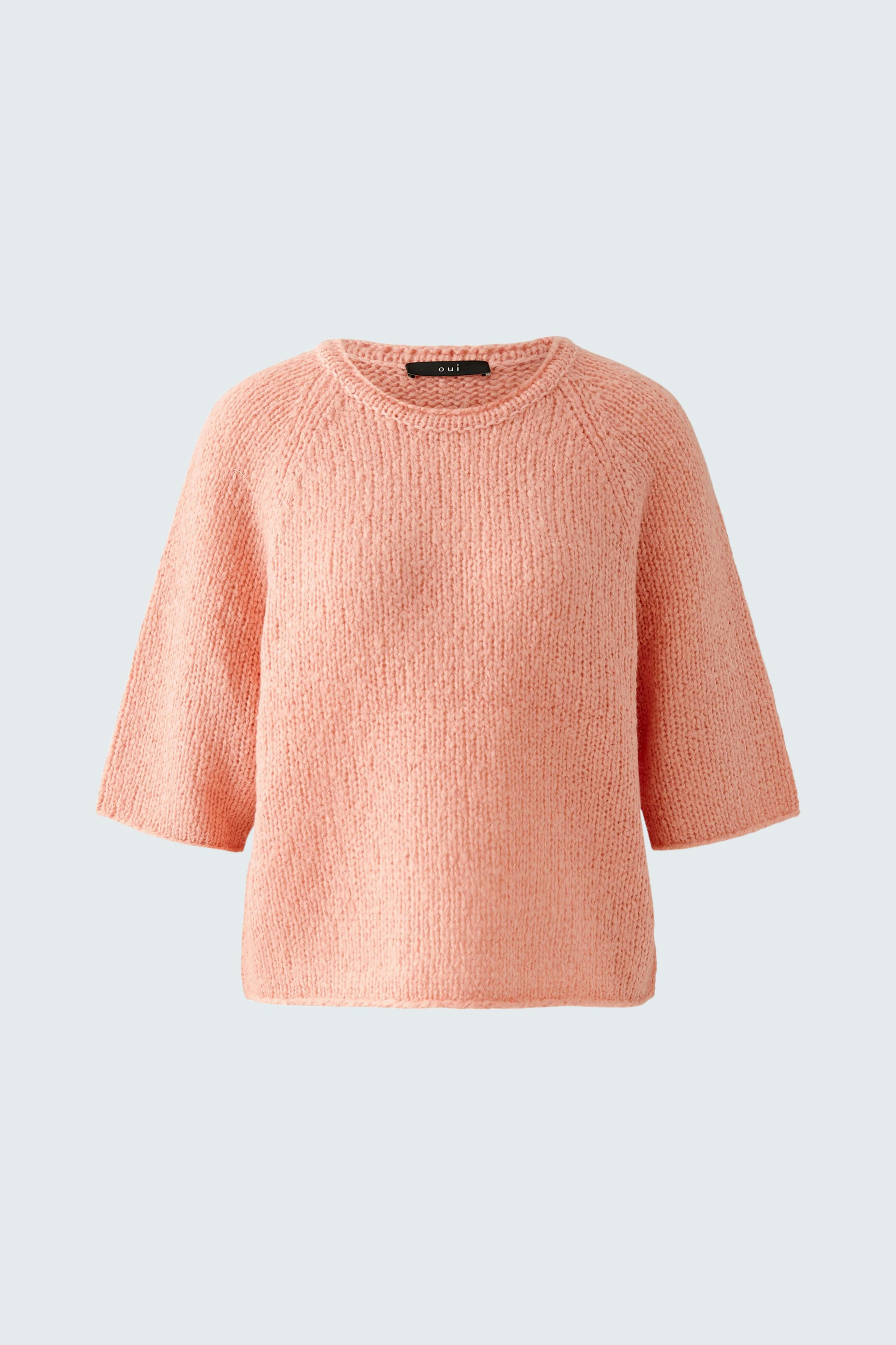Hochwertiger Damen-Pullover in sanftem Rosé mit lässigem Schnitt und weichem Material.