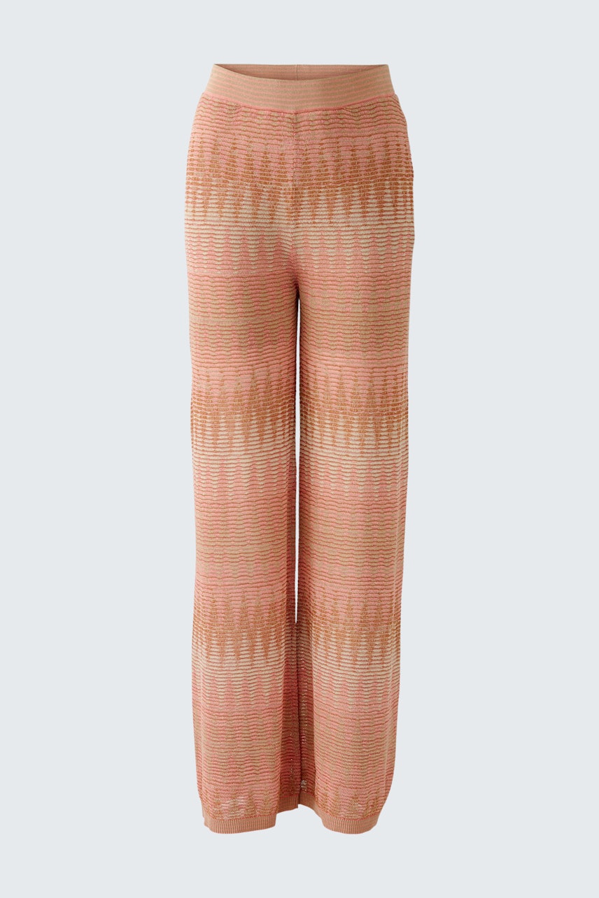 Bequeme Damen-Strickhose in sanften Farben mit weitem Bein und modernem Muster.