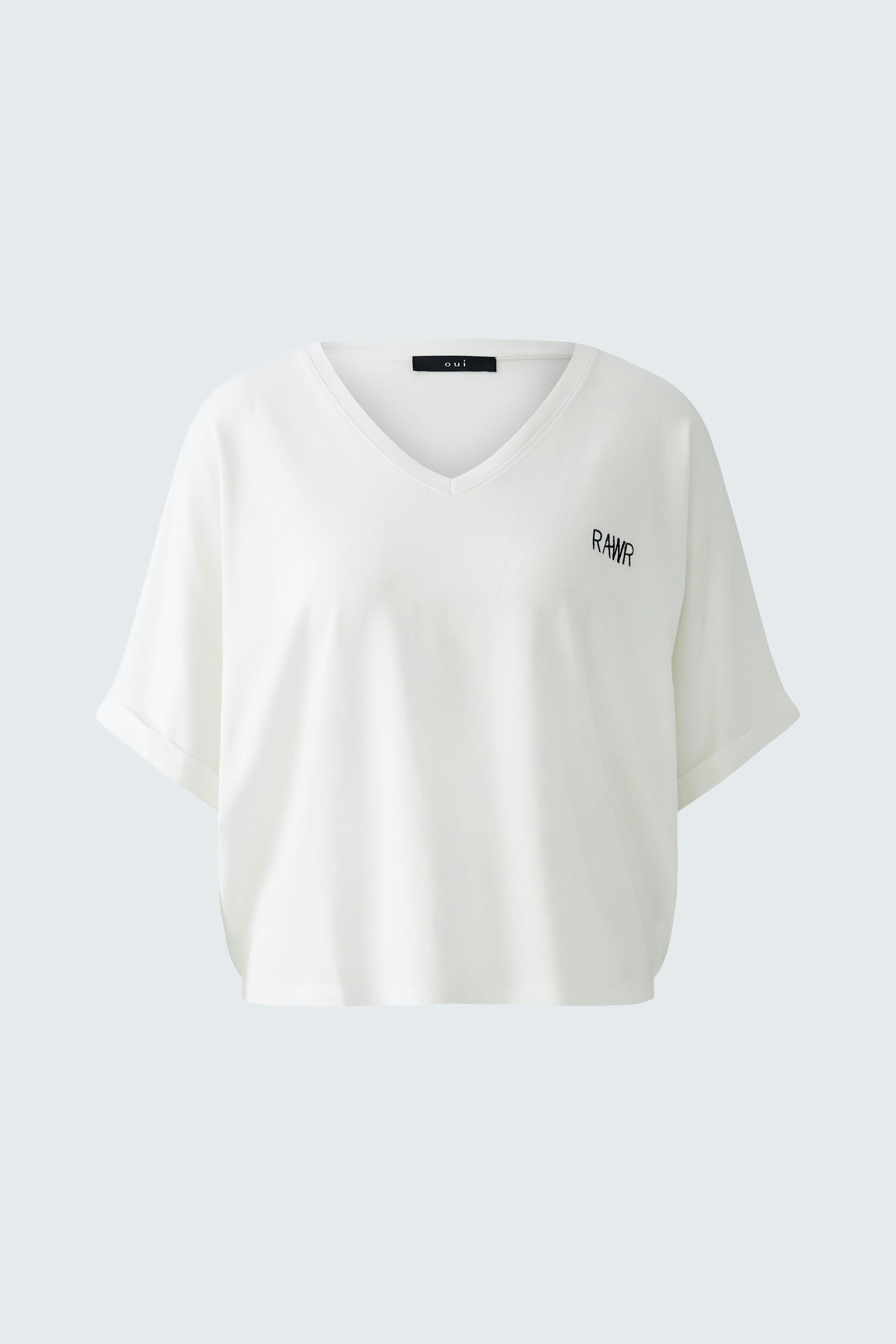 Bequemes Damen-T-Shirt: Weiße V-Ausschnitt-Variante mit lässigem Schnitt und dezentem Logo.