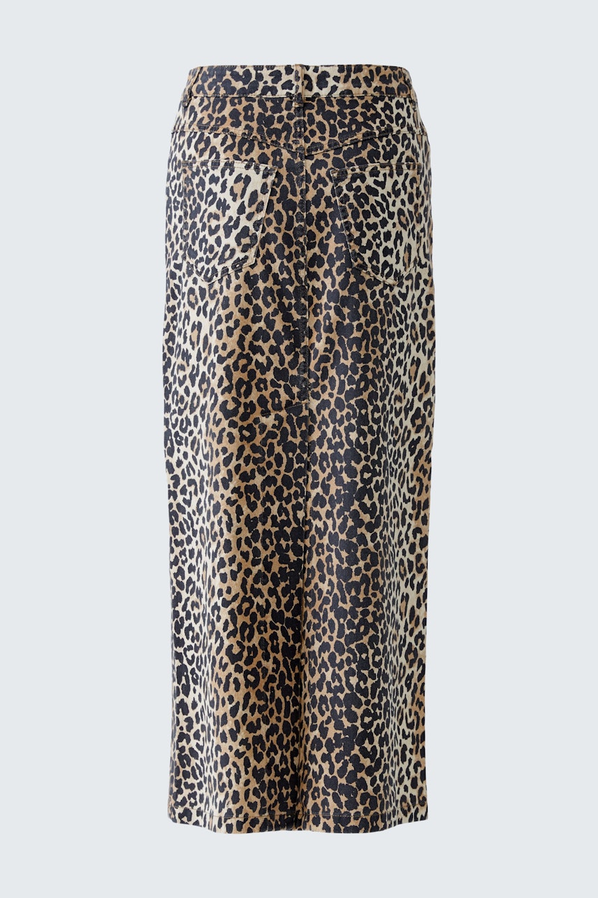 Leoparden-Jeansrock: Langer Rock mit auffälligem Muster, ideal für lässige Outfits.
