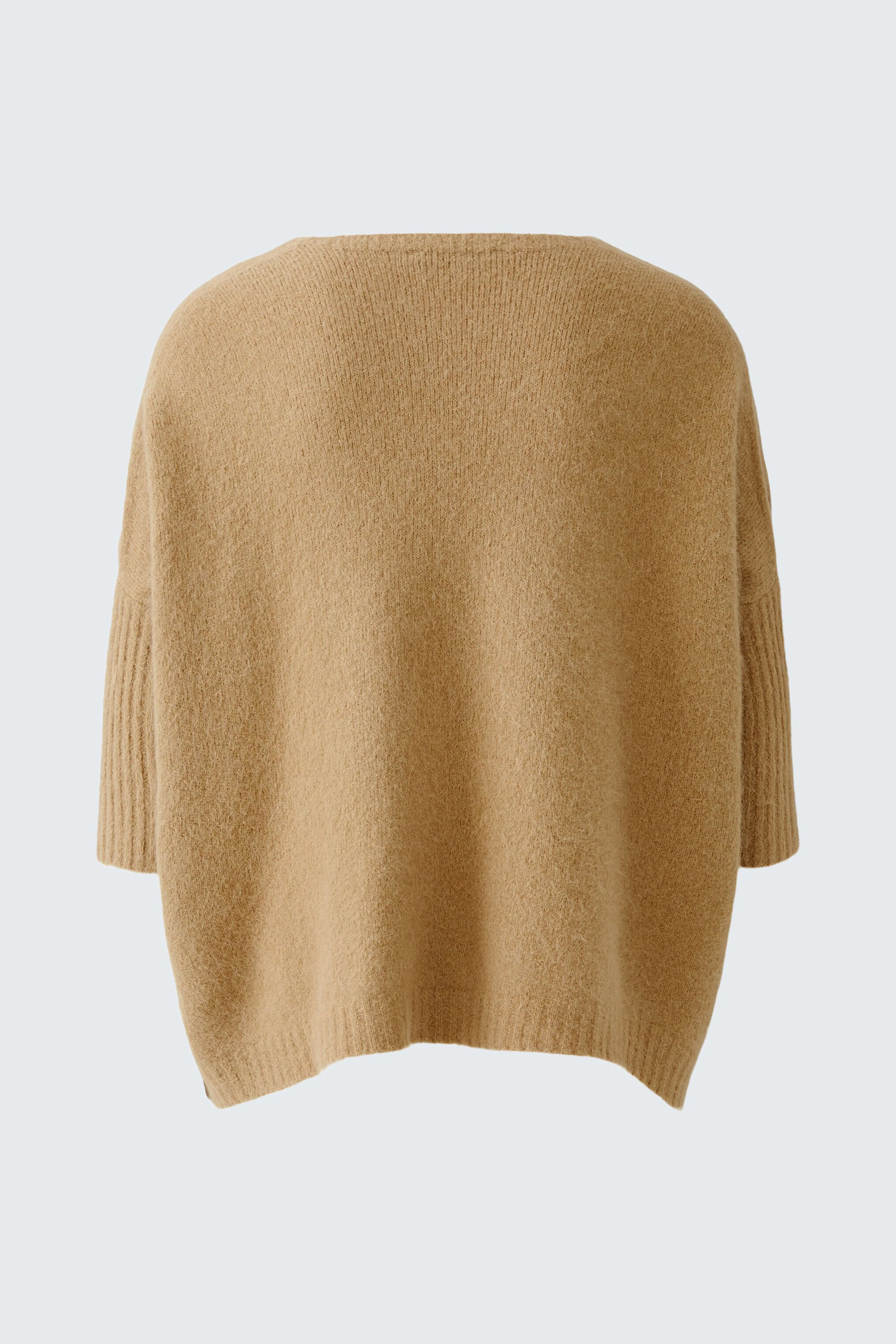 Bequemer Damen-Pullover in warmem Beige, lässig geschnitten mit weichem Material.