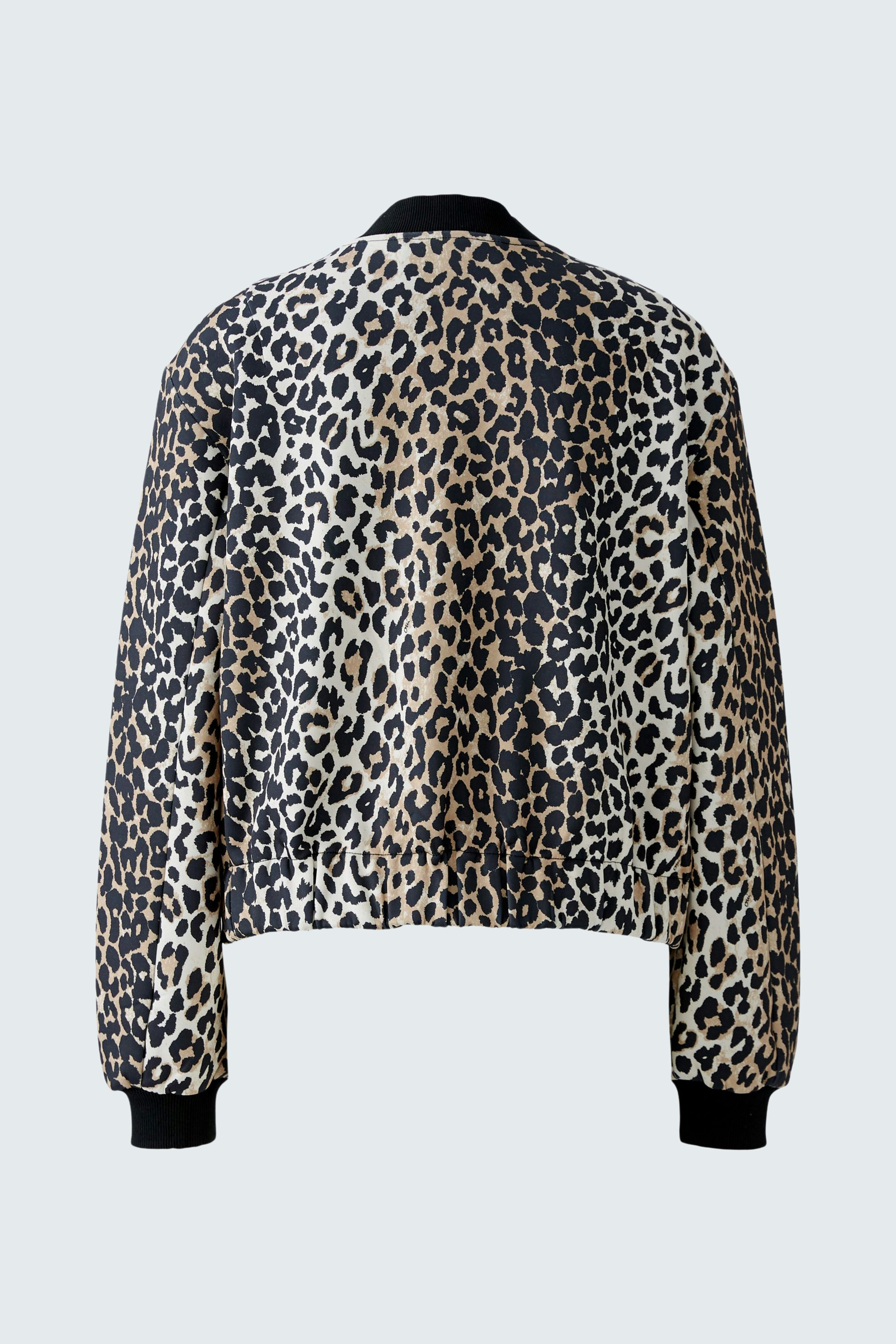 Casual women's blouson: A stylish leopard print bomber jacket with a relaxed fit.
