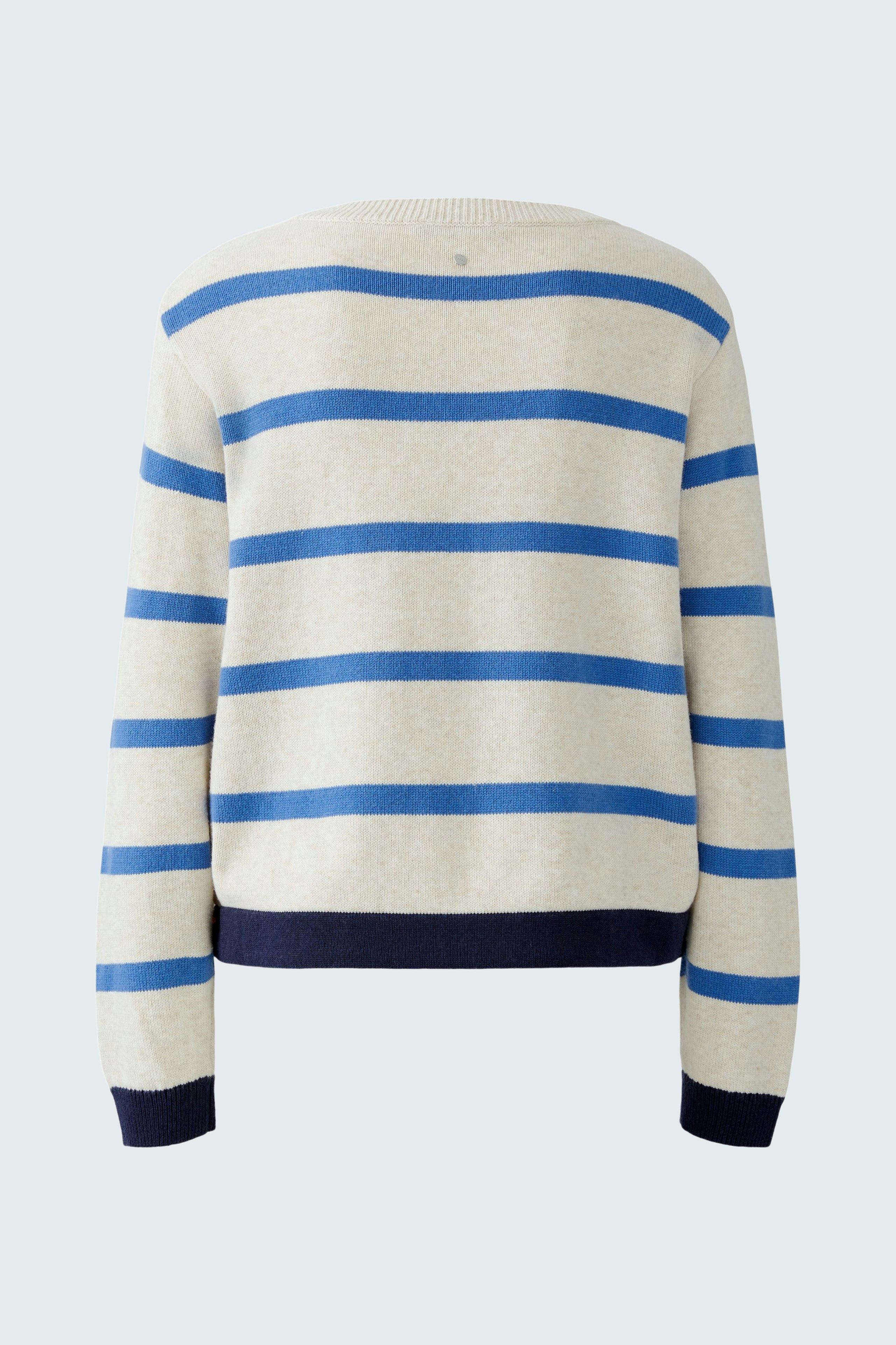 Casual women's pullover: A striped design in blue and cream, perfect for everyday wear.