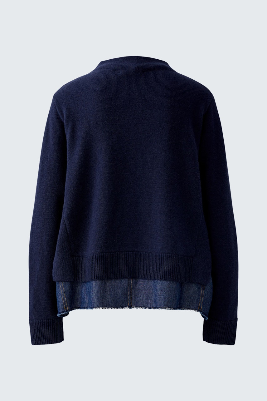 Damen-Pullover in Dunkelblau: Lässiger Schnitt mit einem modernen, minimalistischen Design.