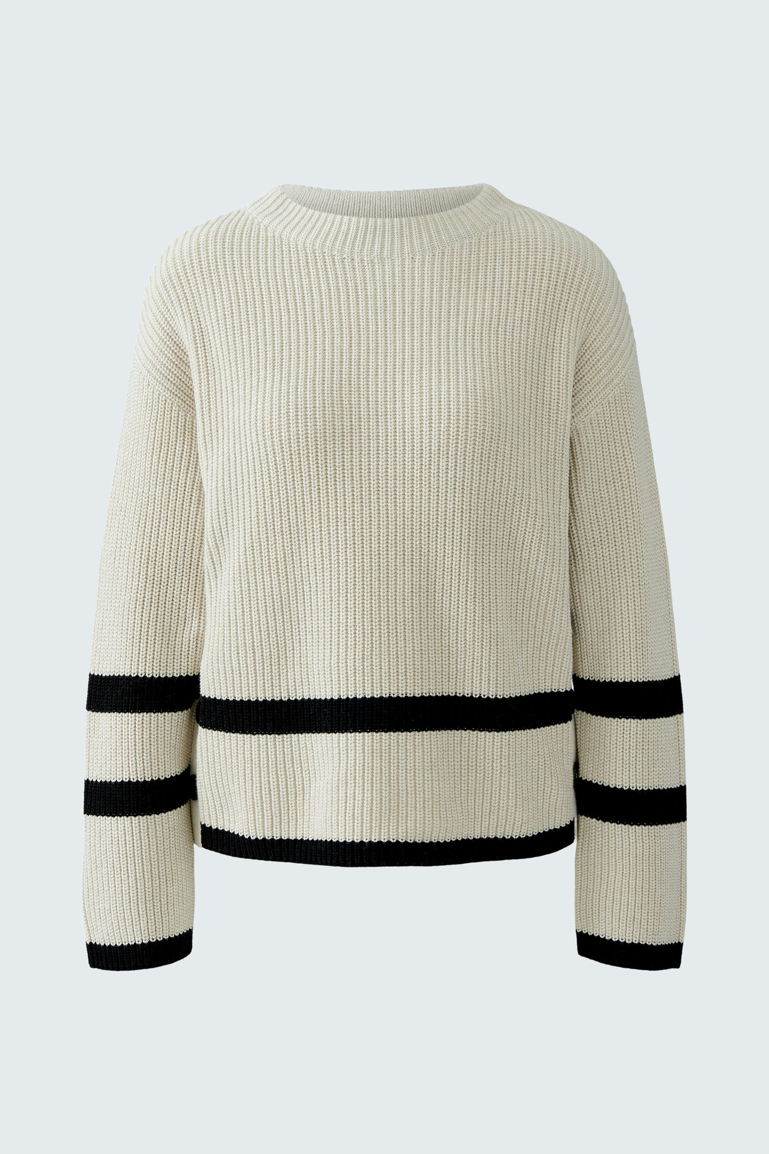 Casual women's pullover: Cream ribbed pullover with black stripes, perfect for everyday wear.