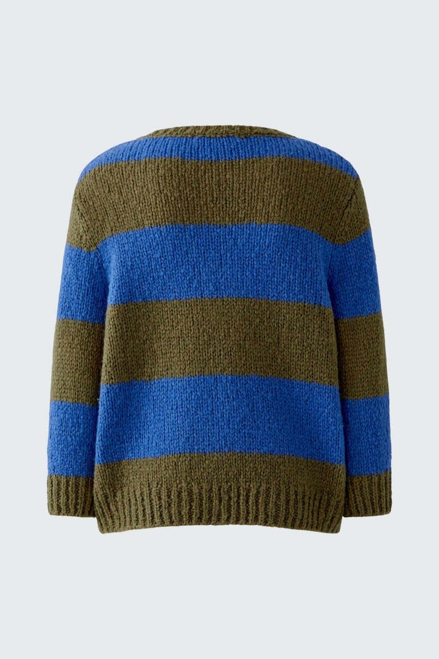 Casual women's pullover: A cozy, striped pullover in blue and olive green, perfect for everyday wear.