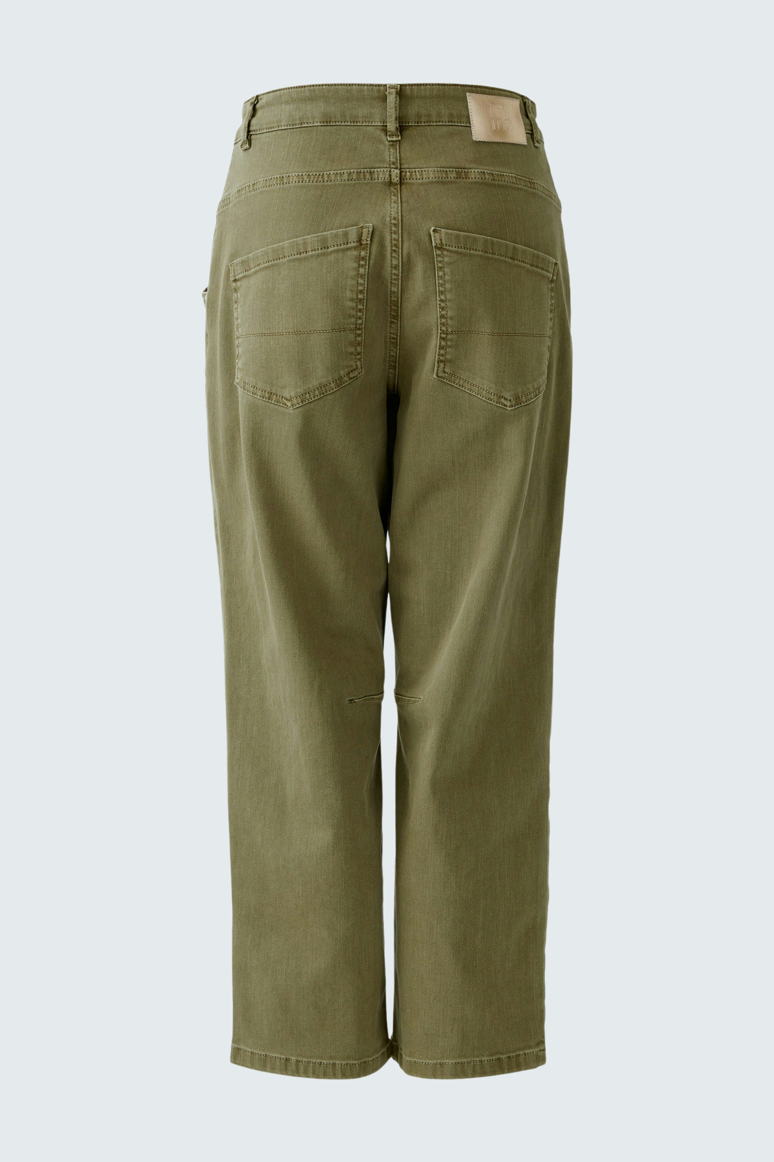 Casual women's jeans: Olive green barrel jeans with a relaxed fit and back pockets.