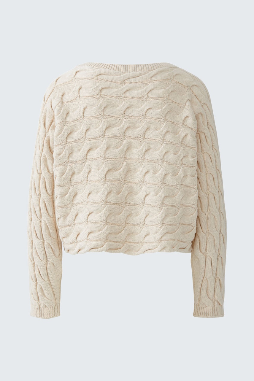 Casual women's pullover: Cream-colored, textured knit with a relaxed fit, perfect for everyday wear.