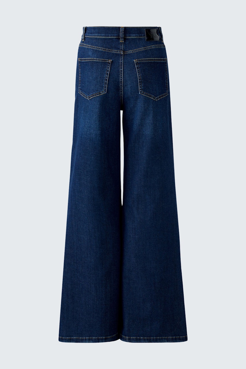 Bequeme Wide Leg Jeans für Damen in dunklem Denim, mit weitem Bein und klassischem Design.
