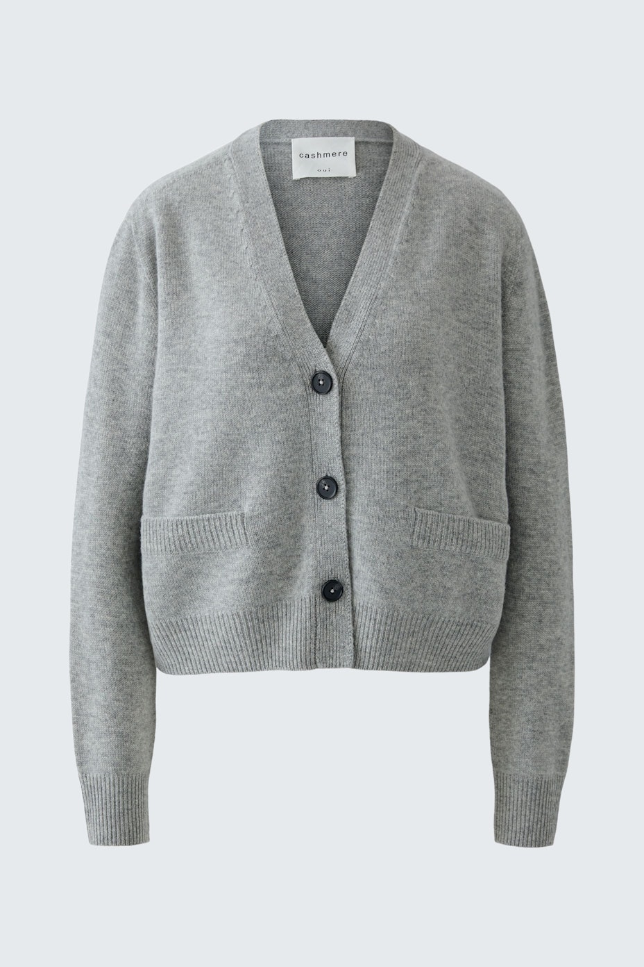 Bequeme Damen-Strickjacke in Grau mit Knöpfen und Taschen, ideal für lässige Outfits.