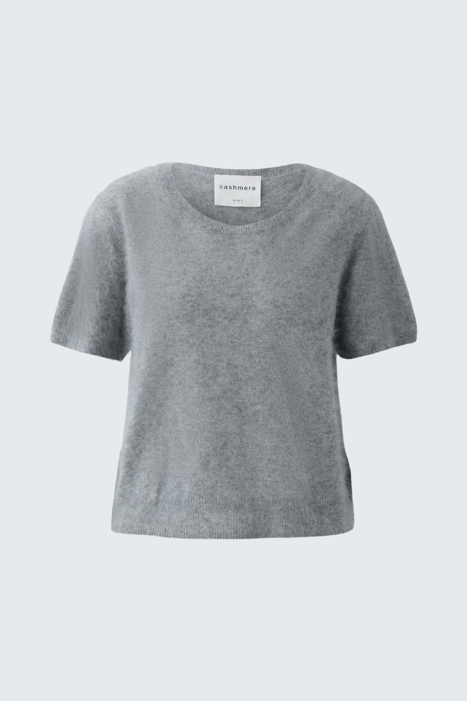 Casual women's pullover in soft gray fabric, featuring a relaxed fit and short sleeves.