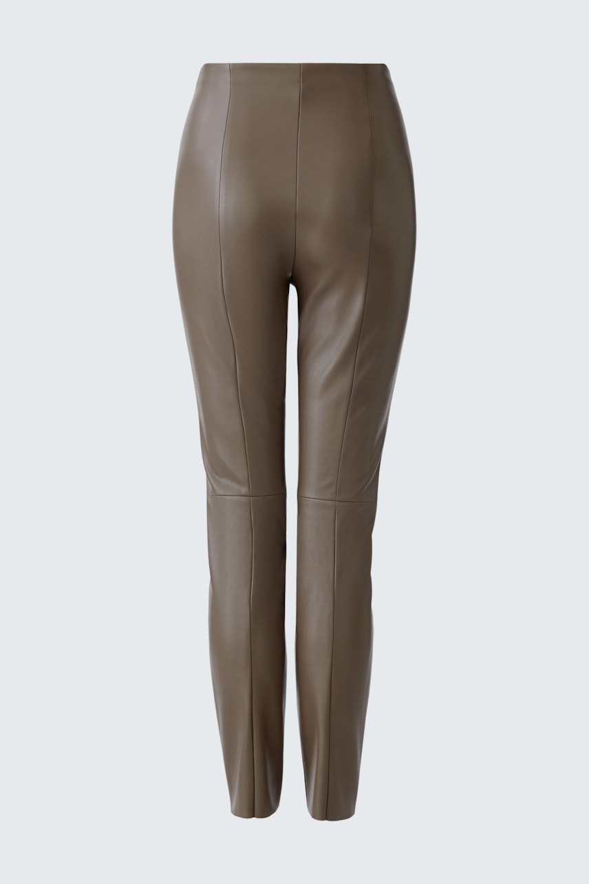 Moderne Damen-Leggings: Schlichte, braune Leggings mit schmalem Schnitt und lässigem Design.