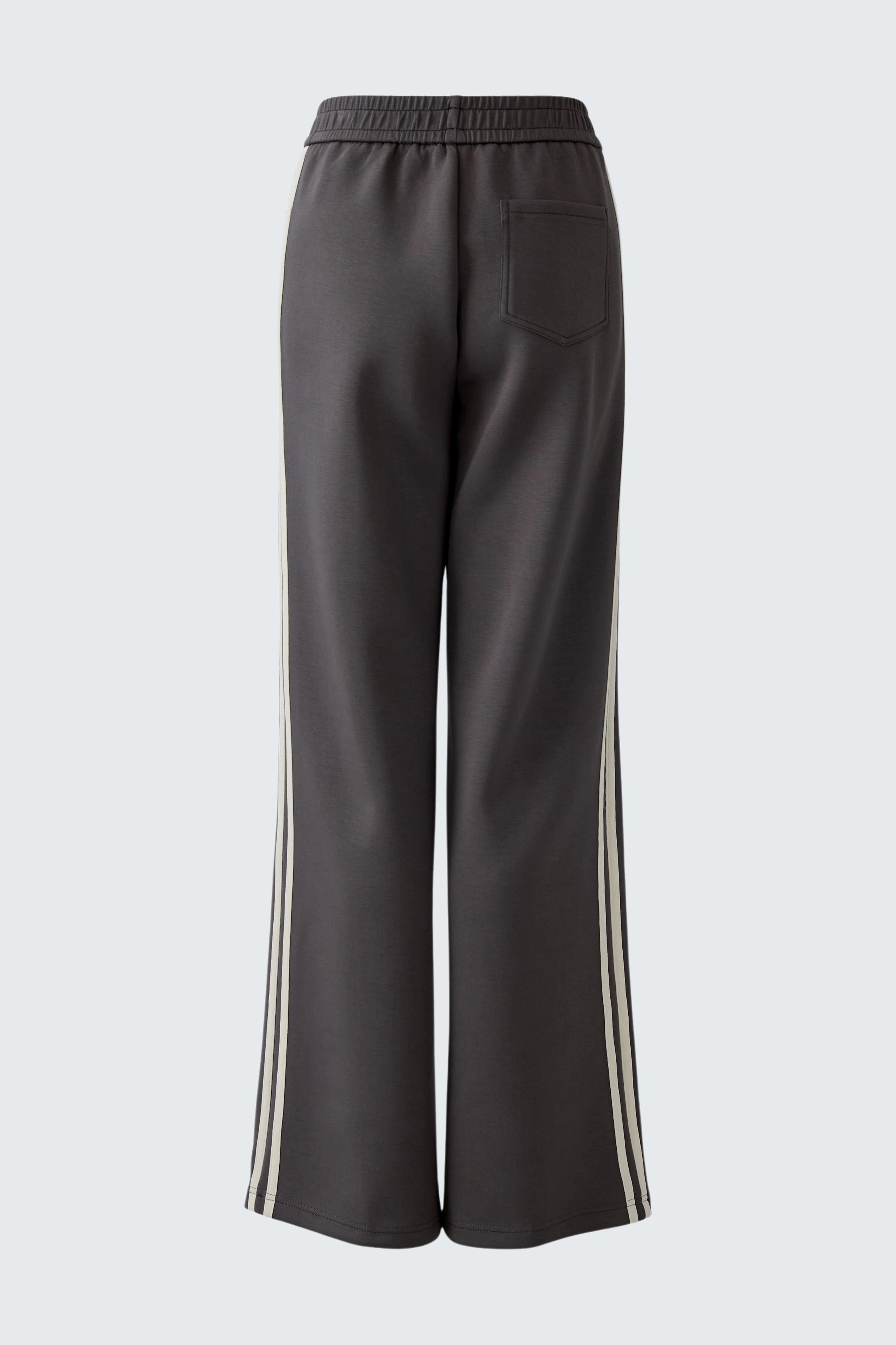 Bequeme Damen-Jogger in Schwarz mit seitlichen Streifen und elastischem Bund für lässigen Tragekomfort.