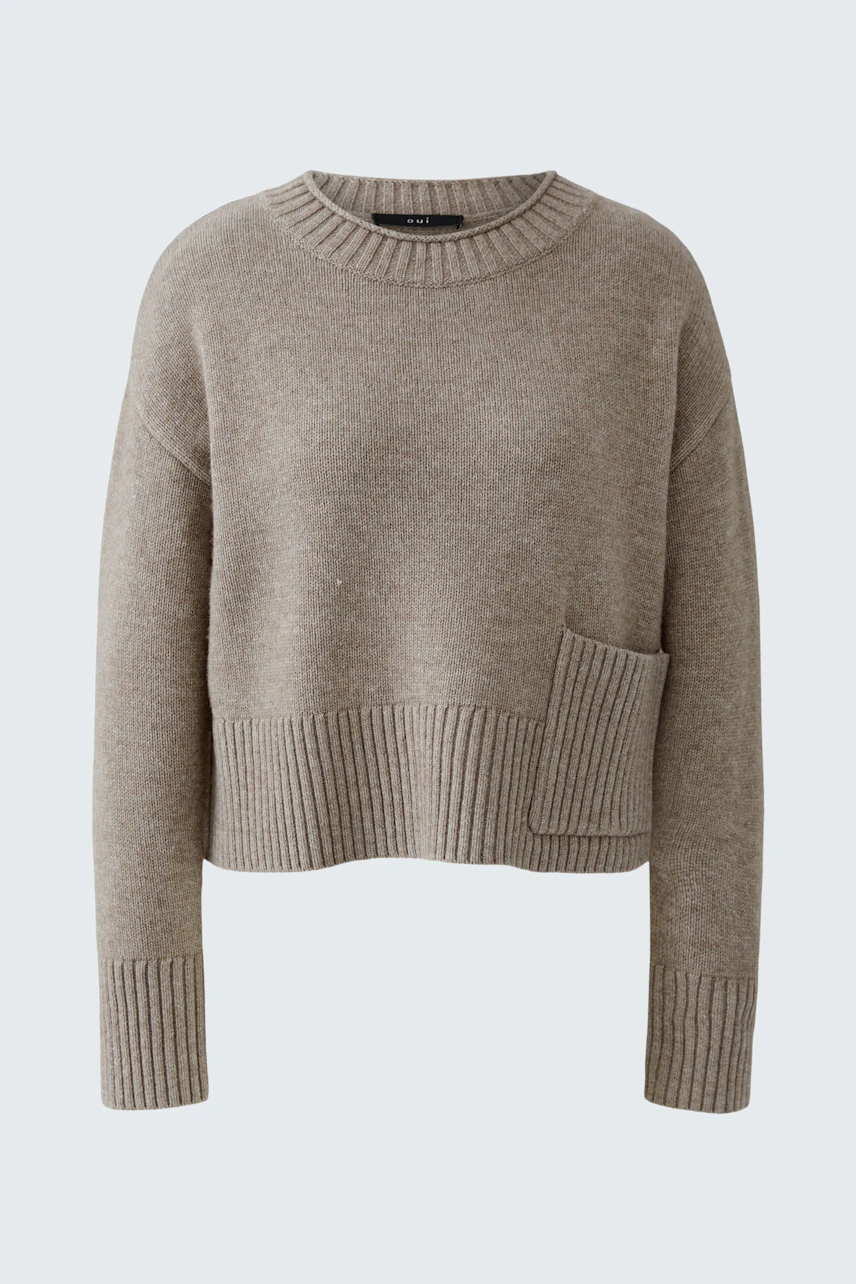 Casual women's pullover: Light brown cropped design with a cozy fit and a front pocket.