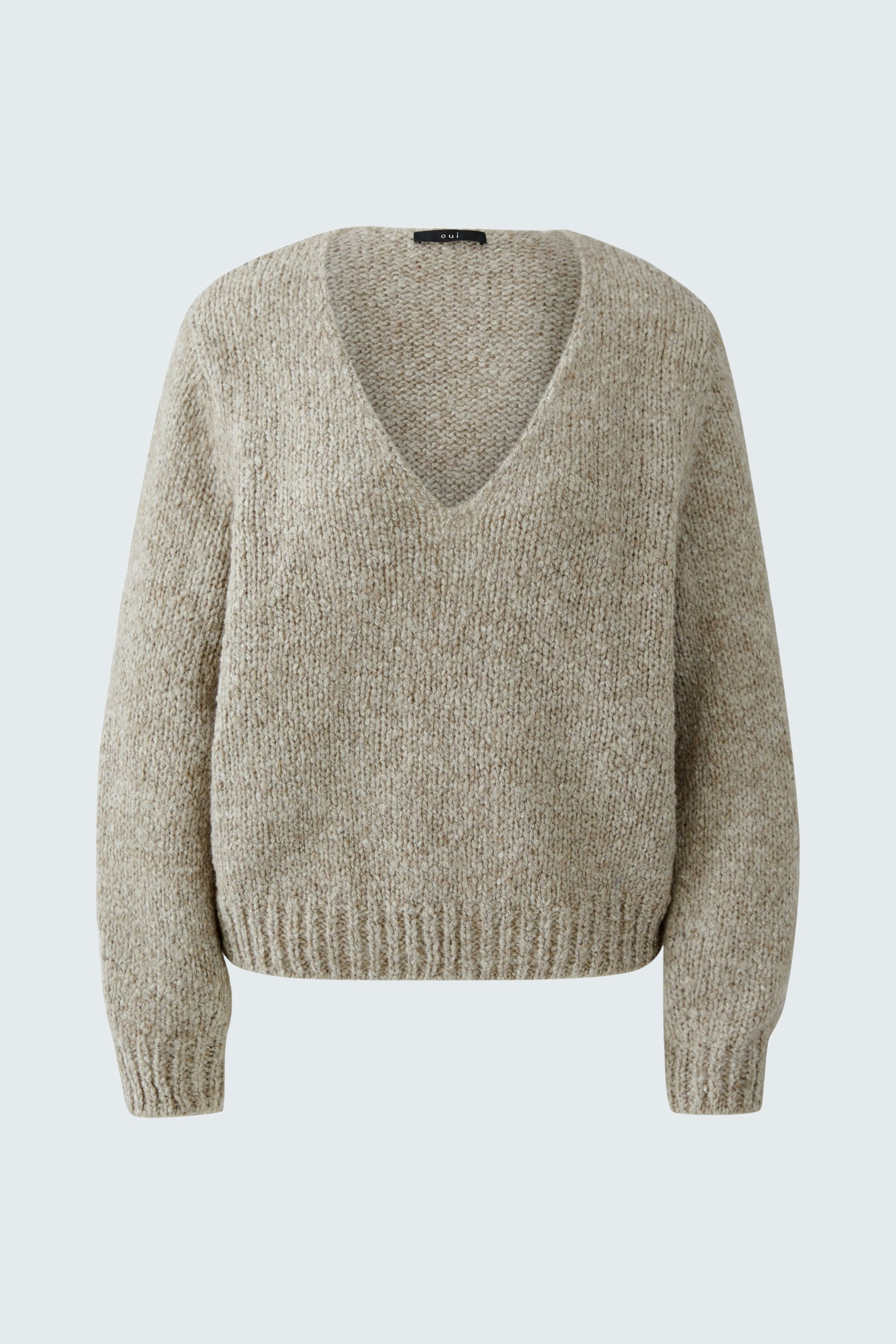 Casual women's pullover: Soft, light brown V-neck pullover with a relaxed fit.