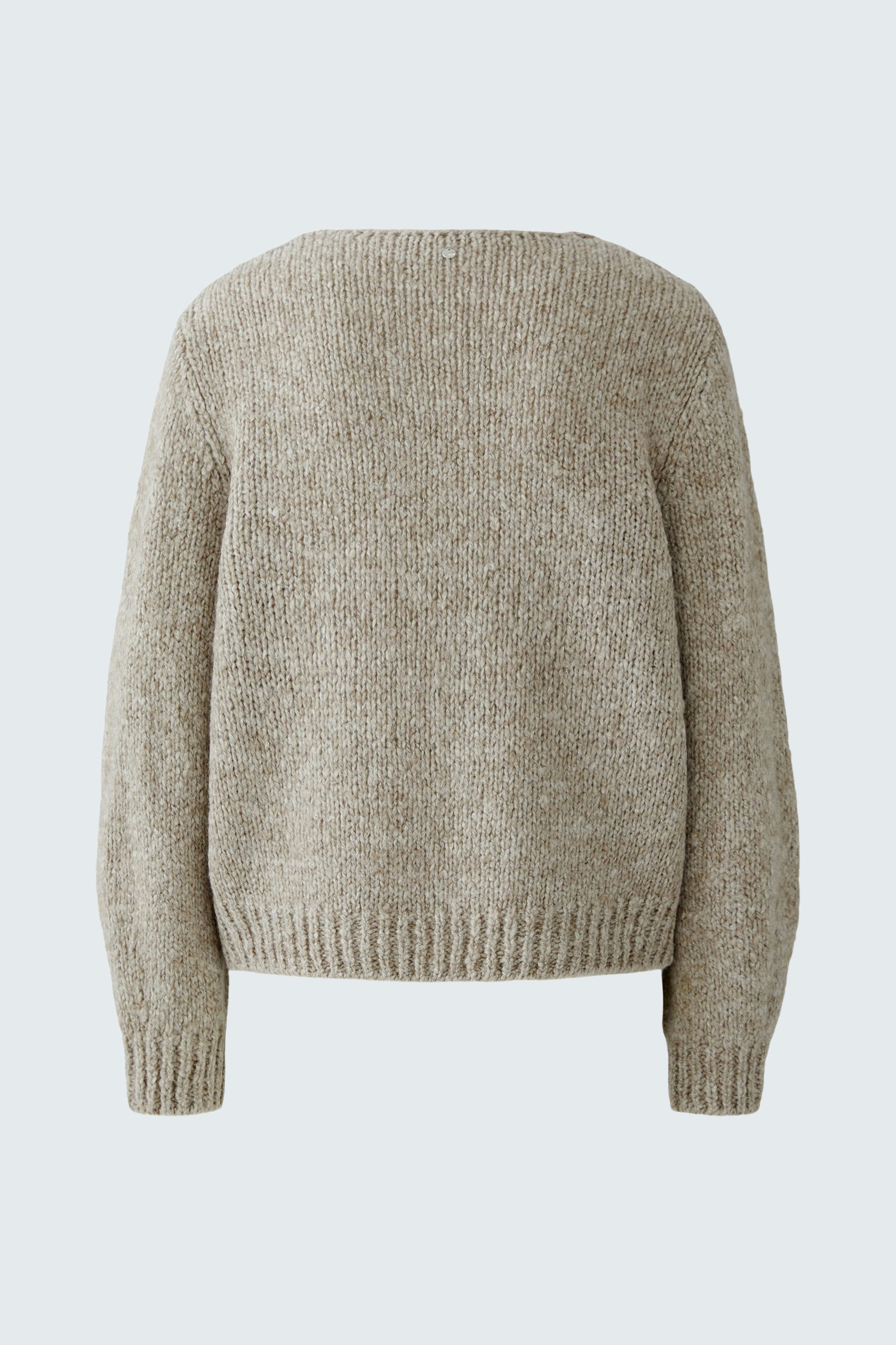 Casual women's pullover: Soft beige knit pullover with a relaxed fit, perfect for everyday wear.
