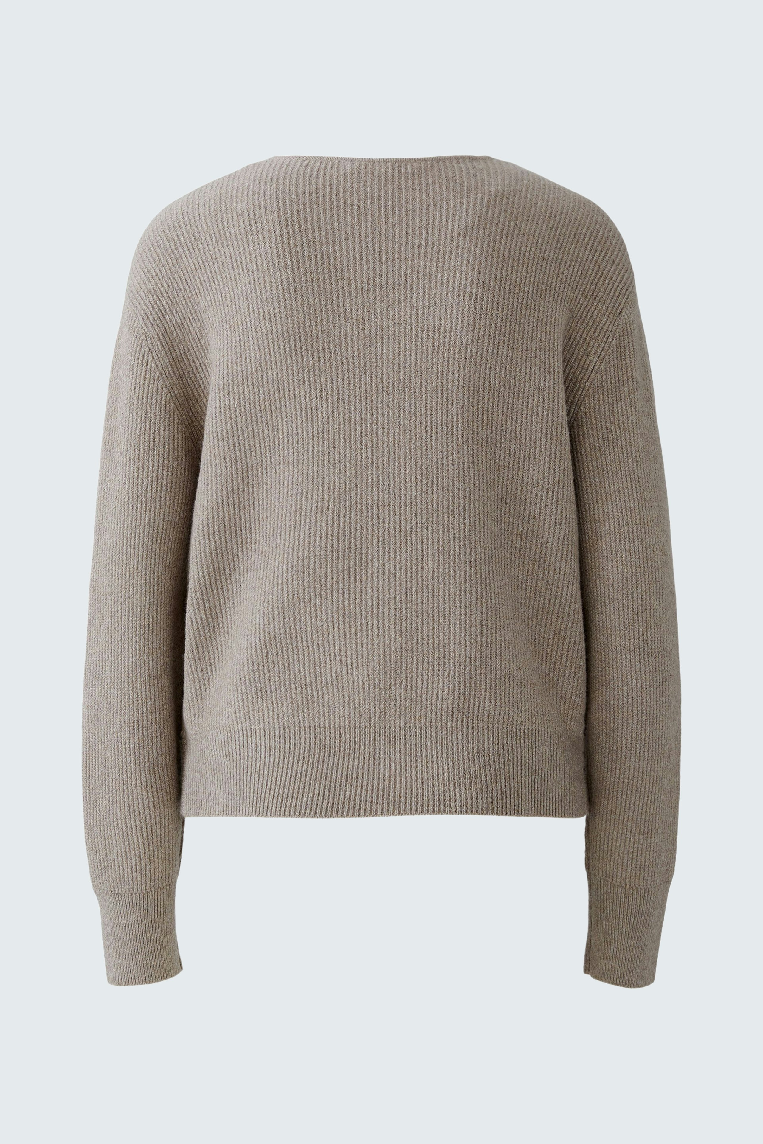 Casual women's pullover in soft beige, featuring a relaxed fit and ribbed texture.