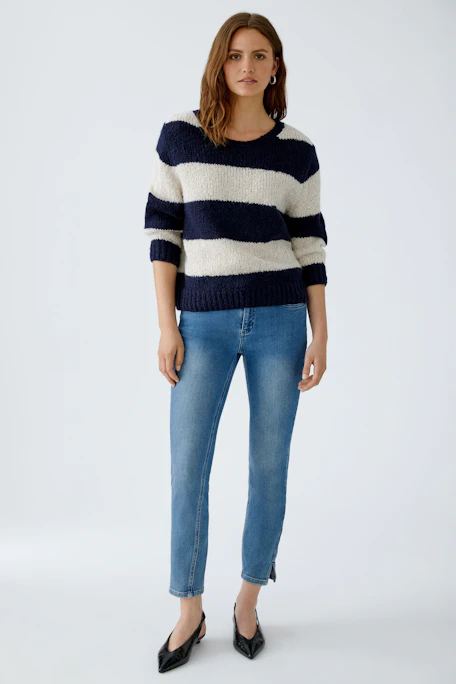 Gemütlicher Damen-Pullover in gestreiftem Design, weich und lässig für den Alltag.