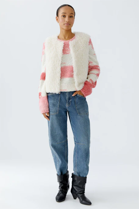 Bequeme Jeans Barrel für Damen: Lässige, weit geschnittene Jeans in hellem Denim mit praktischen Taschen.