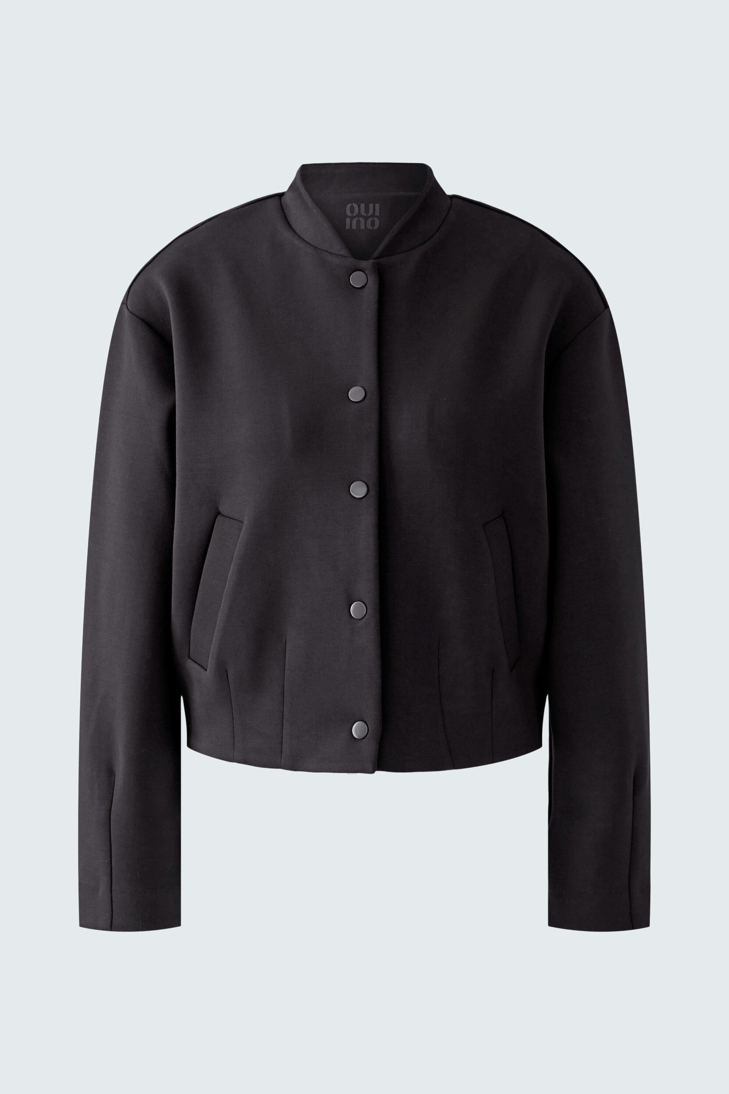 Modern women's blouson: Black cropped jacket with button closure and side pockets.