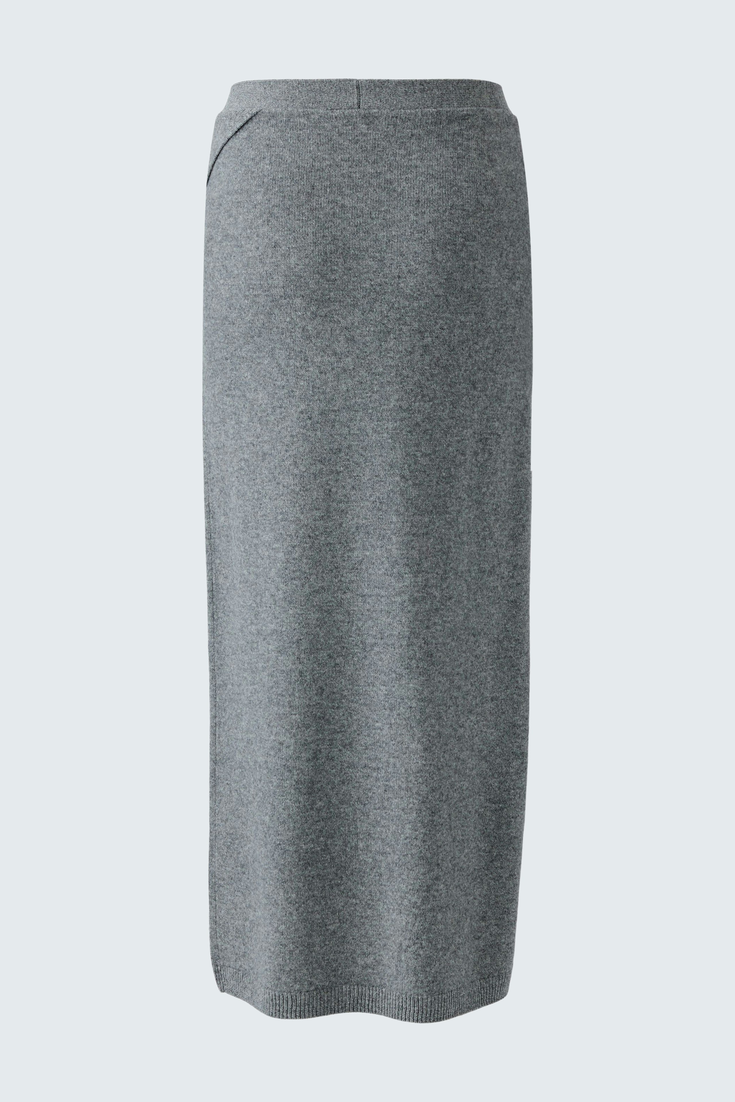 Casual women's knit skirt in soft gray, featuring a sleek design and comfortable fit.