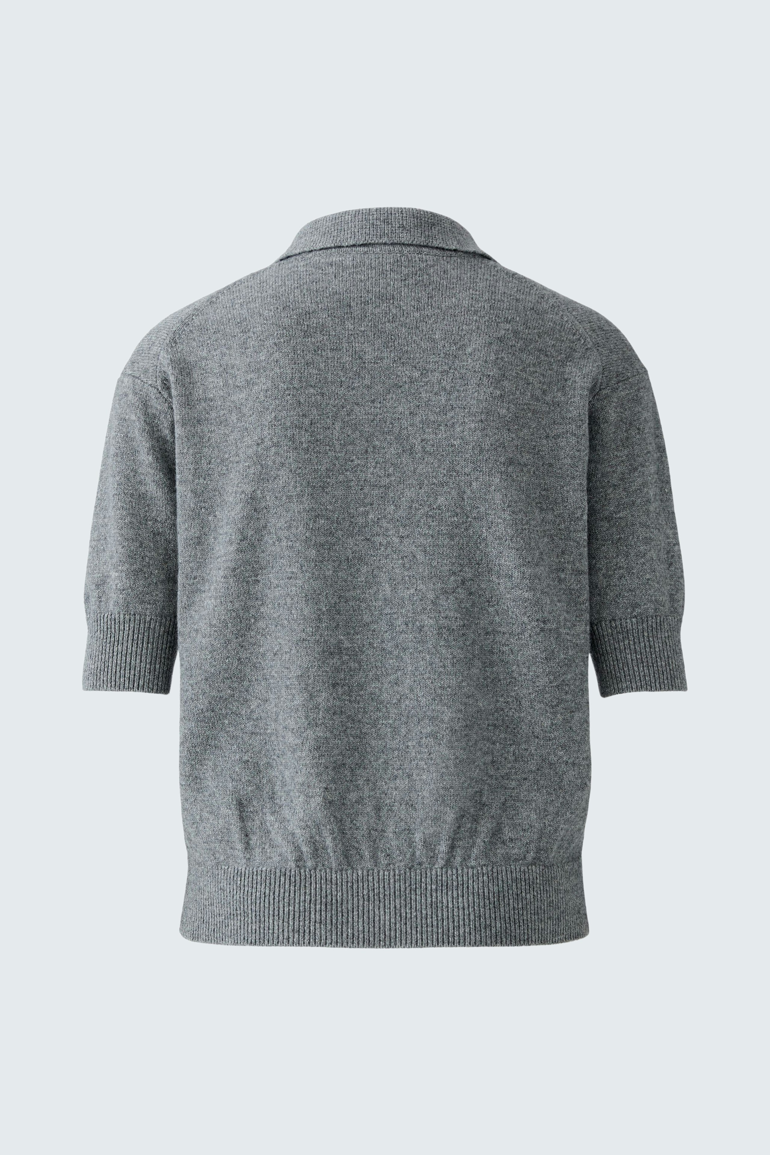 Bequemer Damen-Pullover in Grau mit kurzen Ärmeln und lässigem Schnitt, ideal für den Alltag.