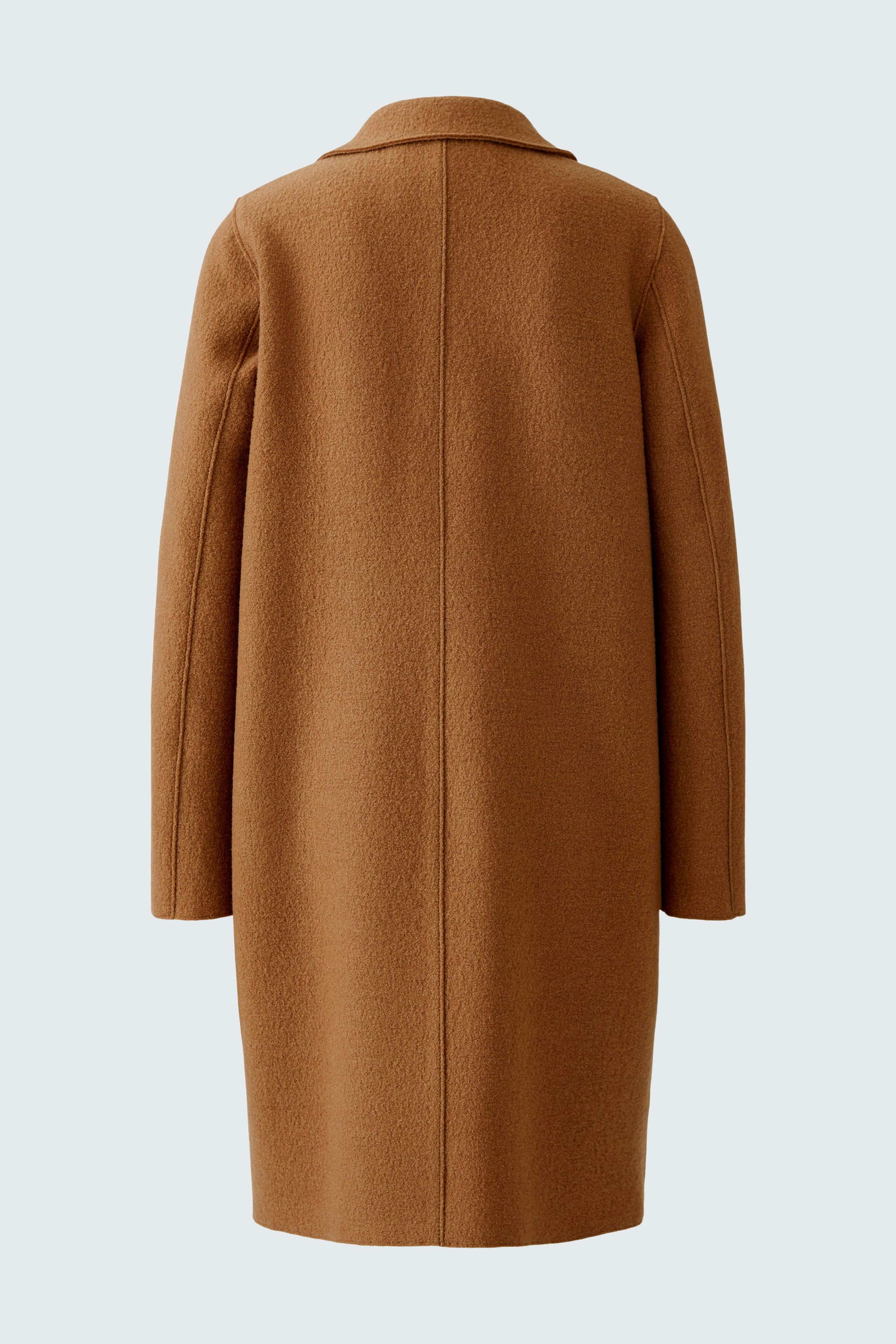 Stylish women's wool coat in warm brown, featuring a relaxed fit and minimalistic design.