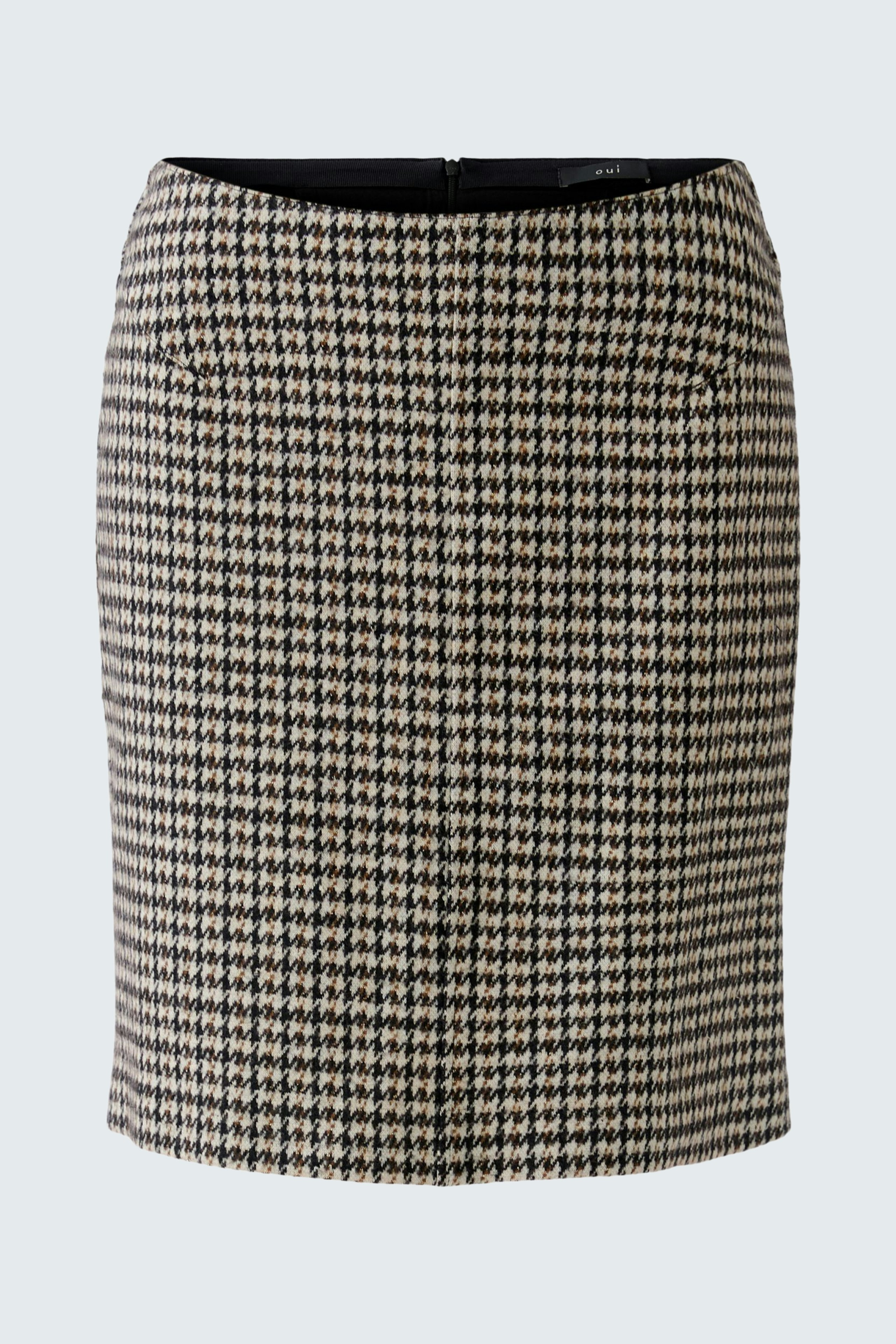 Stylish women's skirt in a classic houndstooth pattern, perfect for casual outfits.