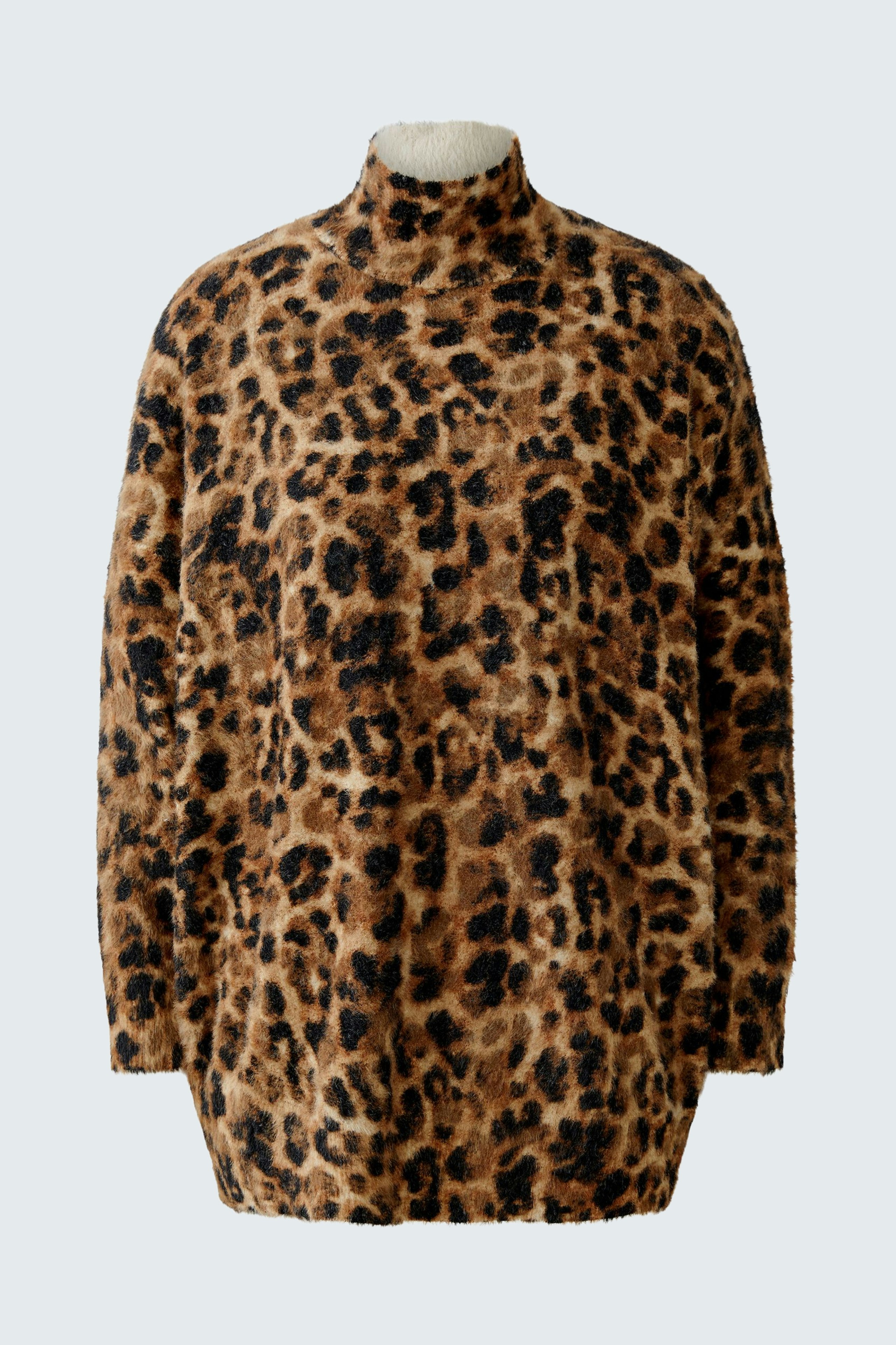 Casual women's pullover: Soft leopard print pullover with a high collar, perfect for everyday wear.