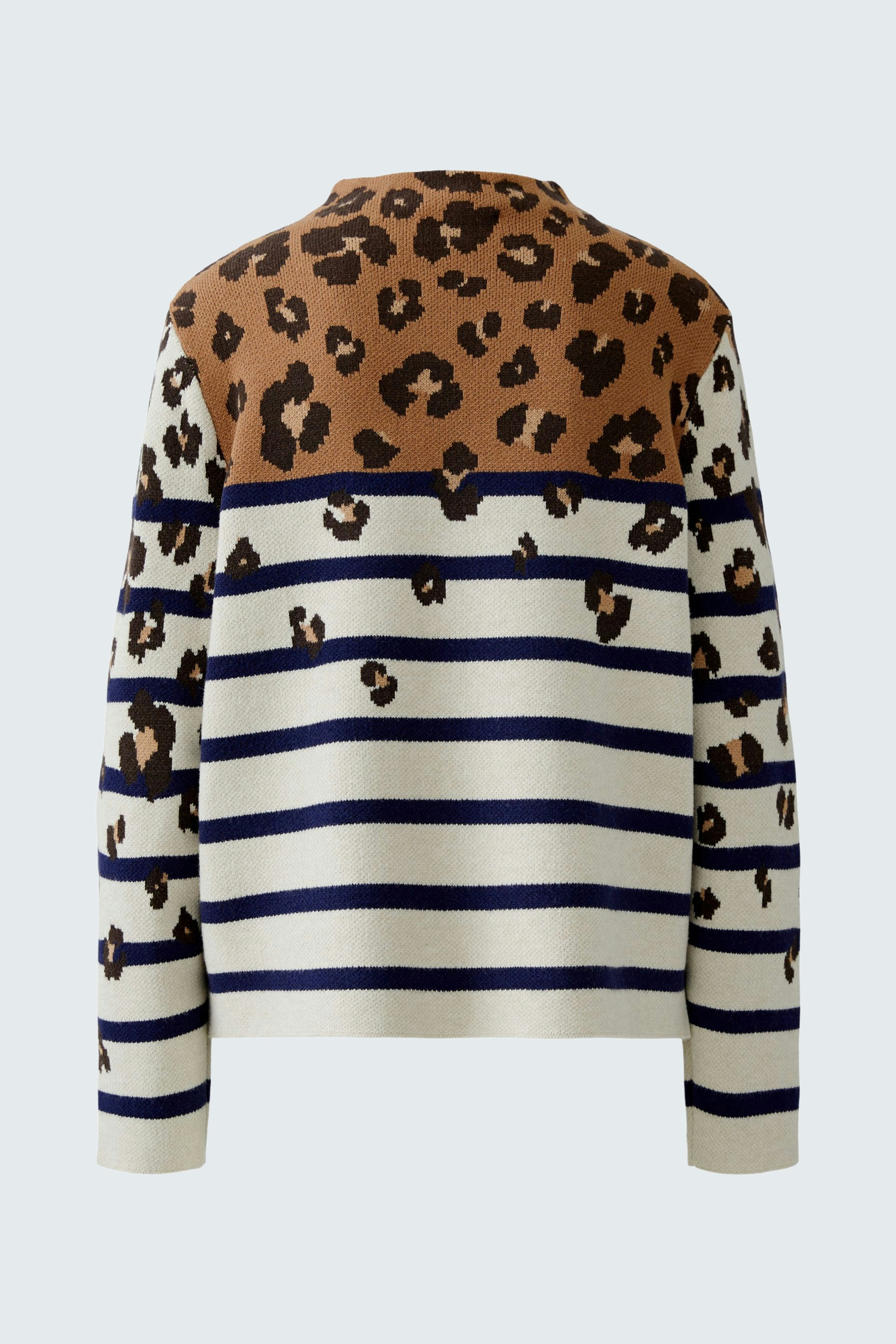 Casual women's pullover: A stylish pullover with a leopard print and striped design, perfect for everyday wear.