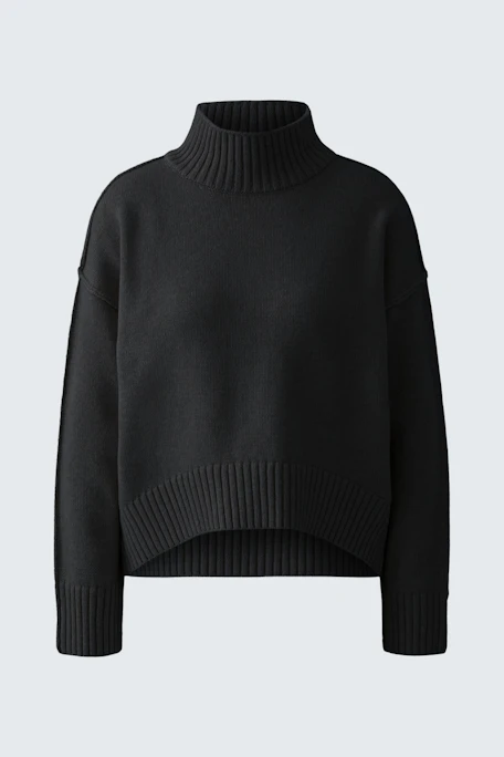 Casual women's pullover: Black turtleneck pullover with a relaxed fit and ribbed hem.