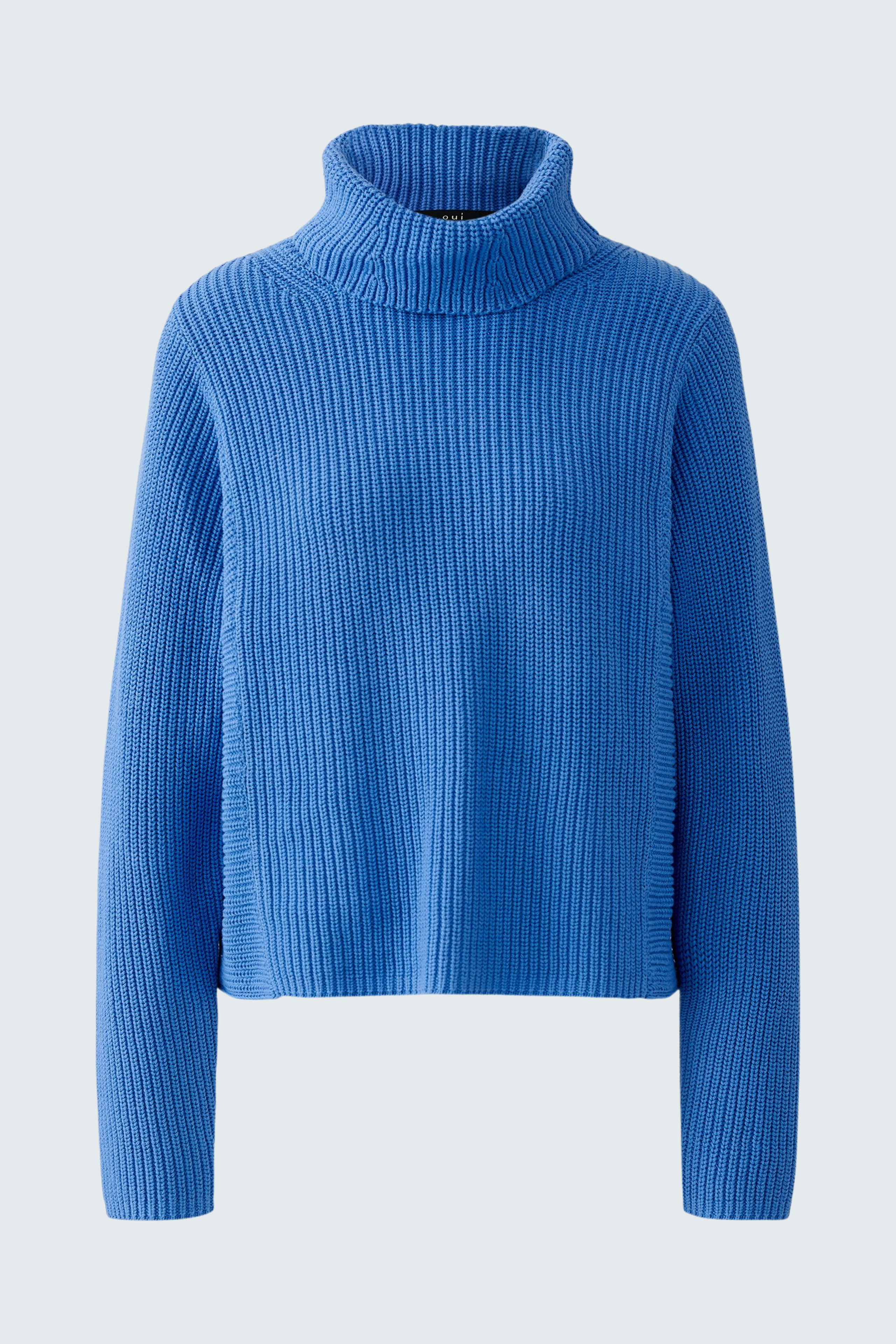 Casual women's pullover: Blue ribbed turtleneck pullover with long sleeves, perfect for everyday wear.