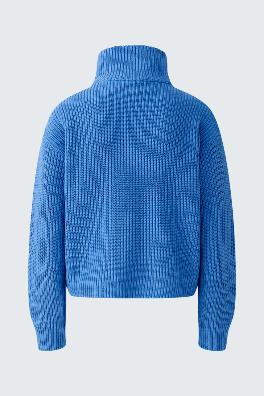 Bequemer Damen-Pullover in Blau mit hohem Kragen, ideal für lässige Outfits.