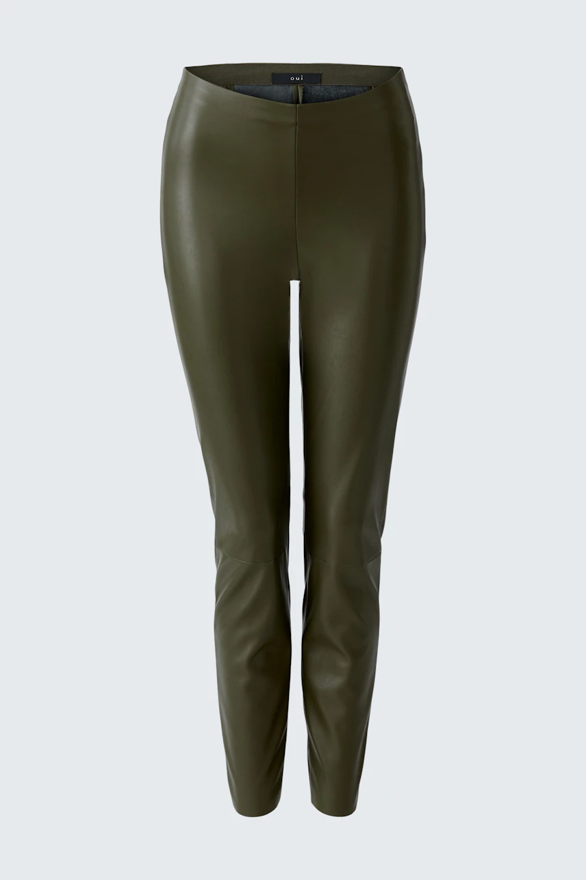 Moderne Damen-Leggings in Olivgrün mit schmalem Schnitt und elastischem Bund.