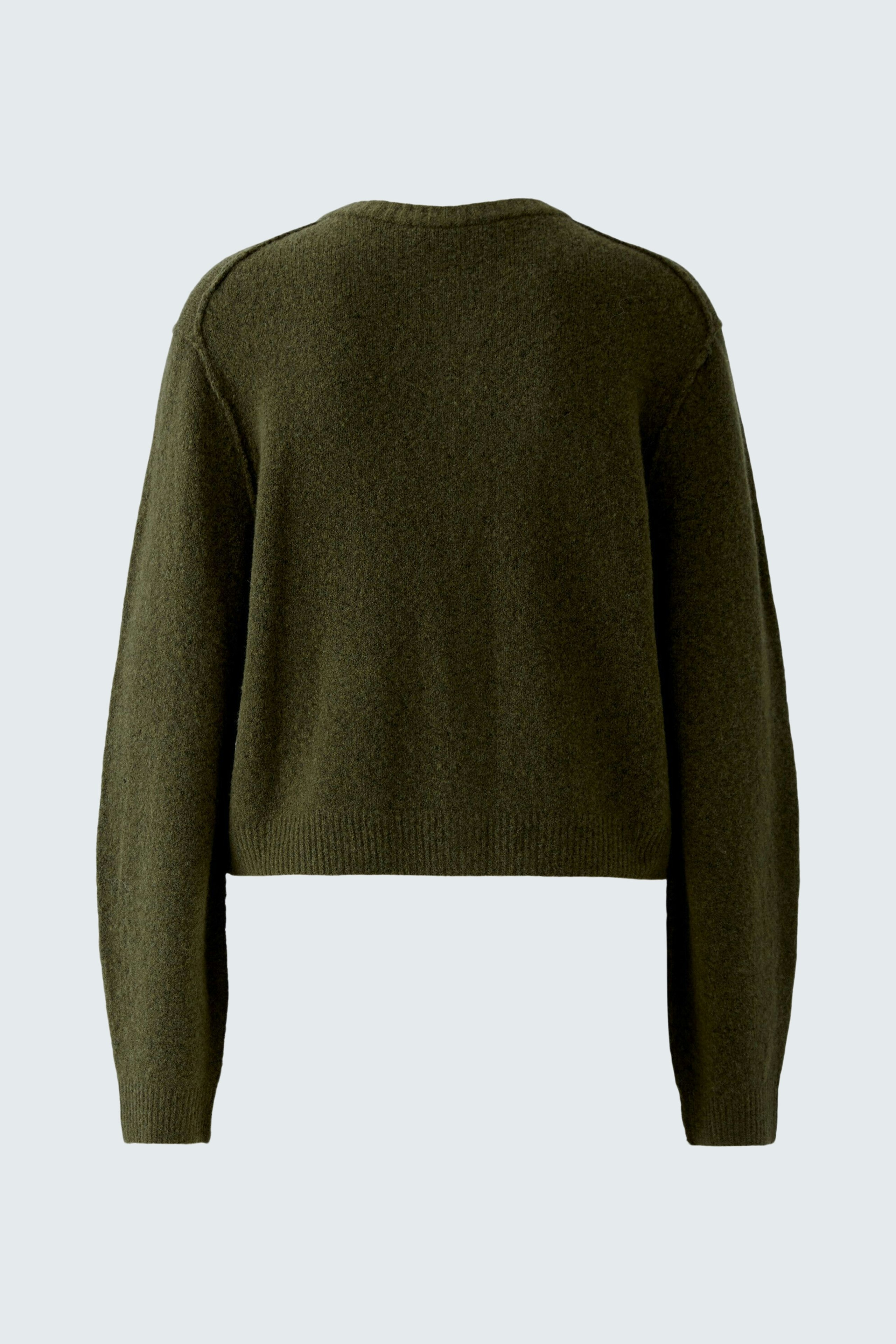 Bequeme Damen-Strickjacke in Olivgrün, lässig geschnitten mit Rundhalsausschnitt und langen Ärmeln.